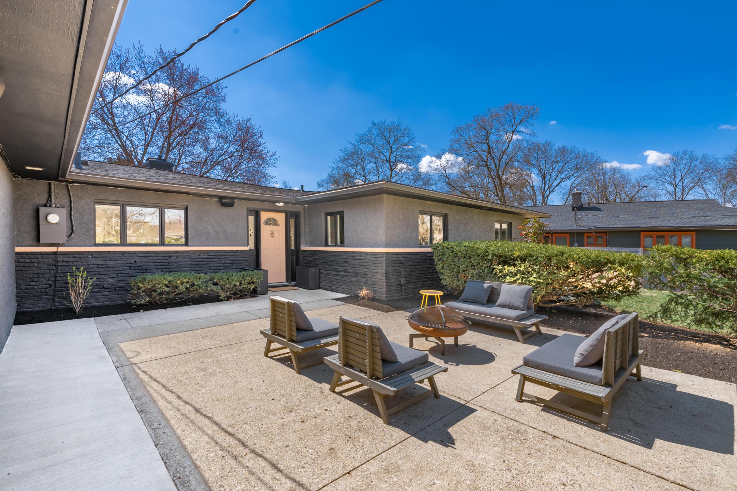 2849 Canterbury Lane