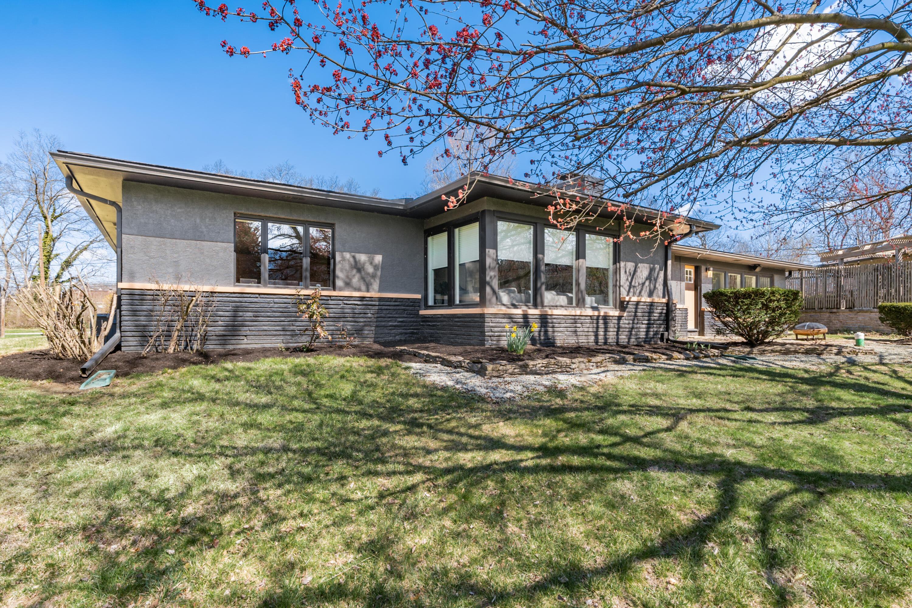 2849 Canterbury Lane