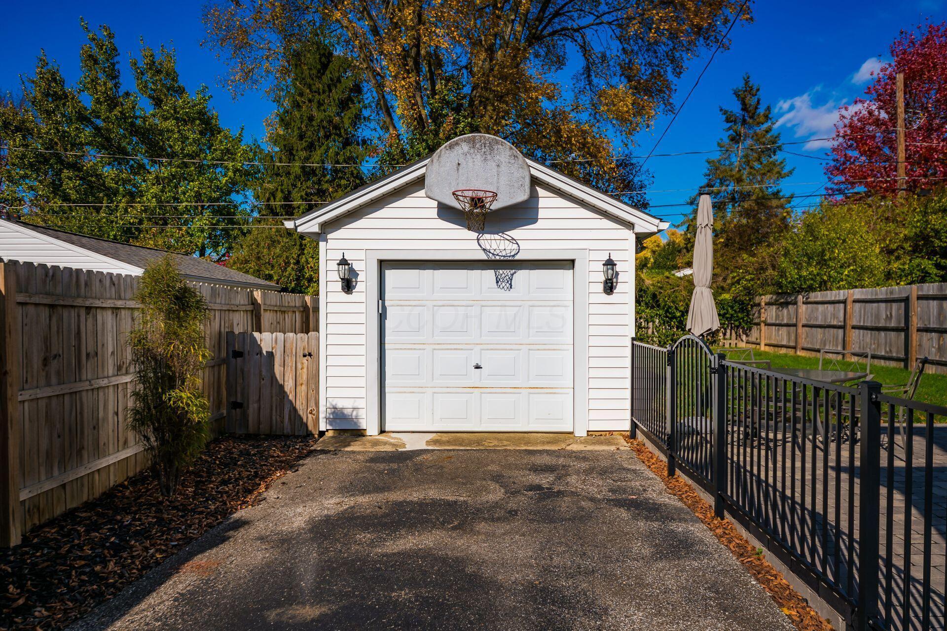 190 E Dominion Boulevard