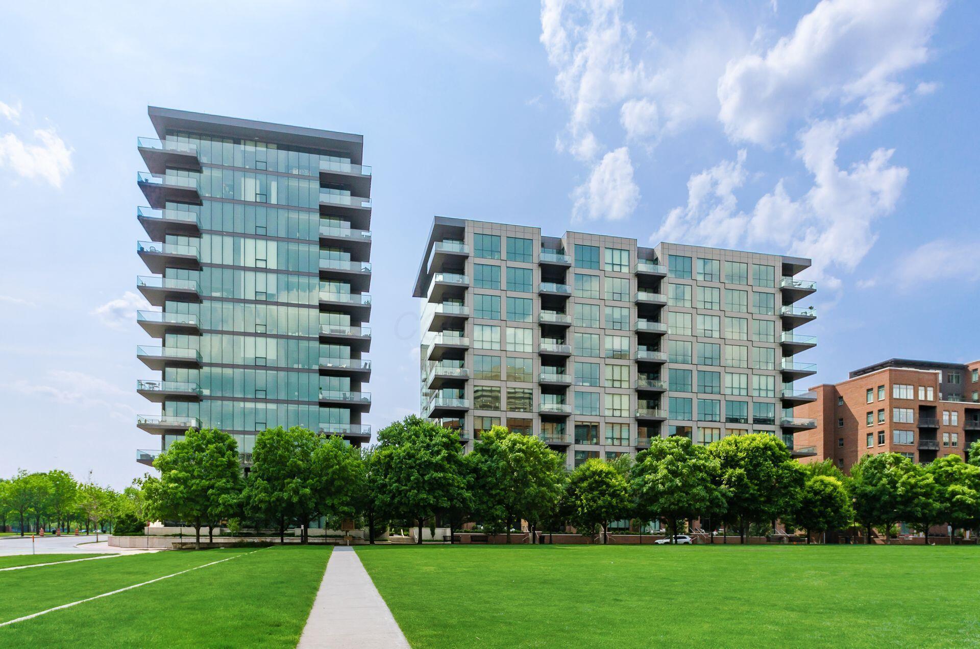 250 W Spring Street, 522