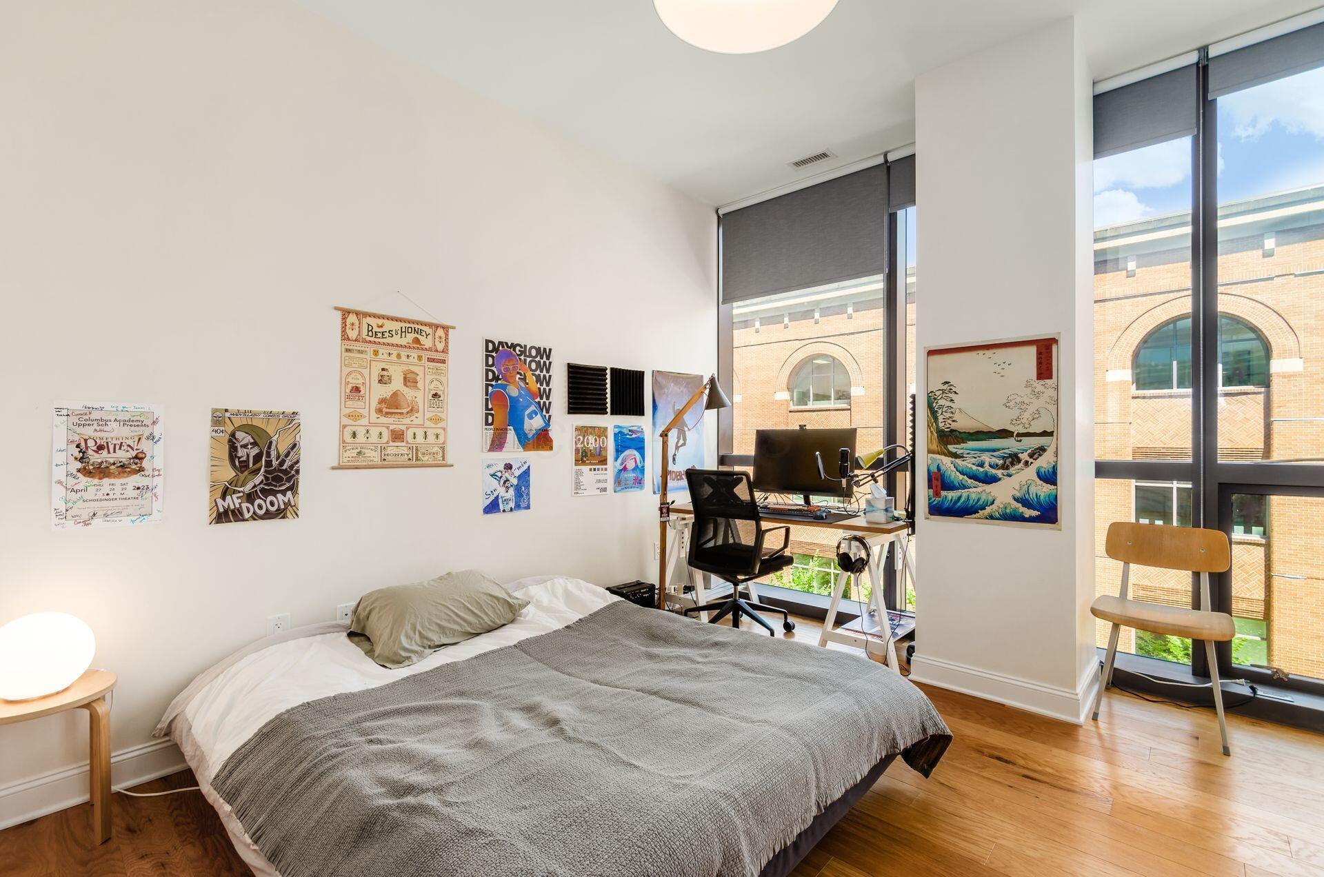 250 W Spring Street, 522