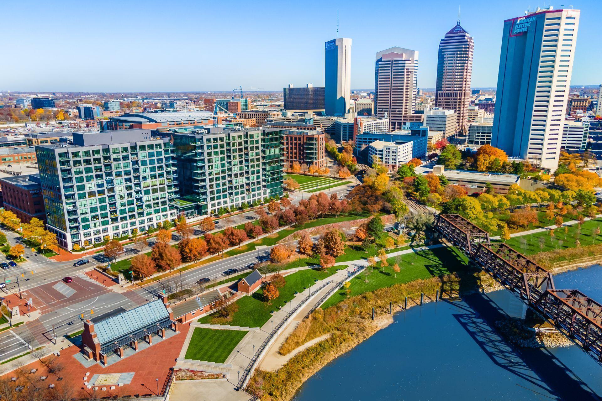 250 W Spring Street, 522