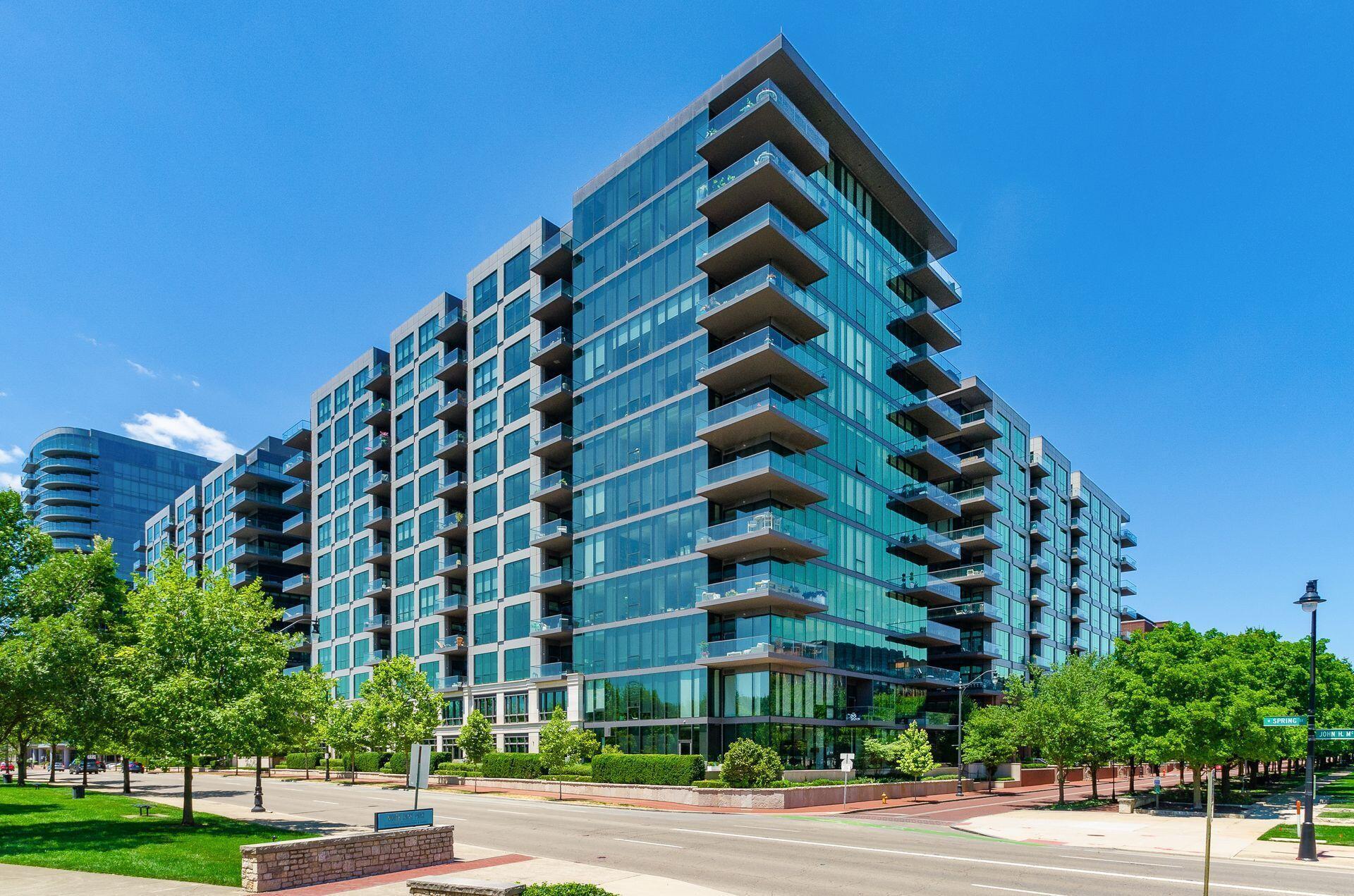 250 W Spring Street, 522