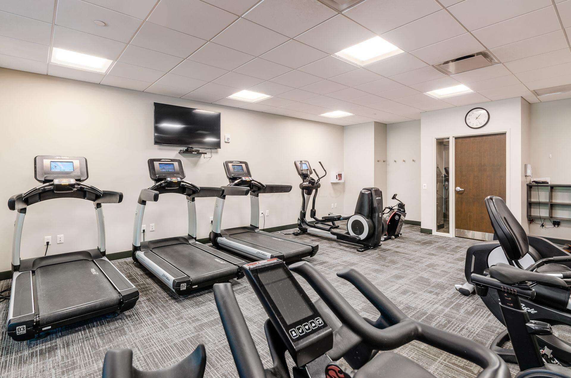 250 W Spring Street, 522