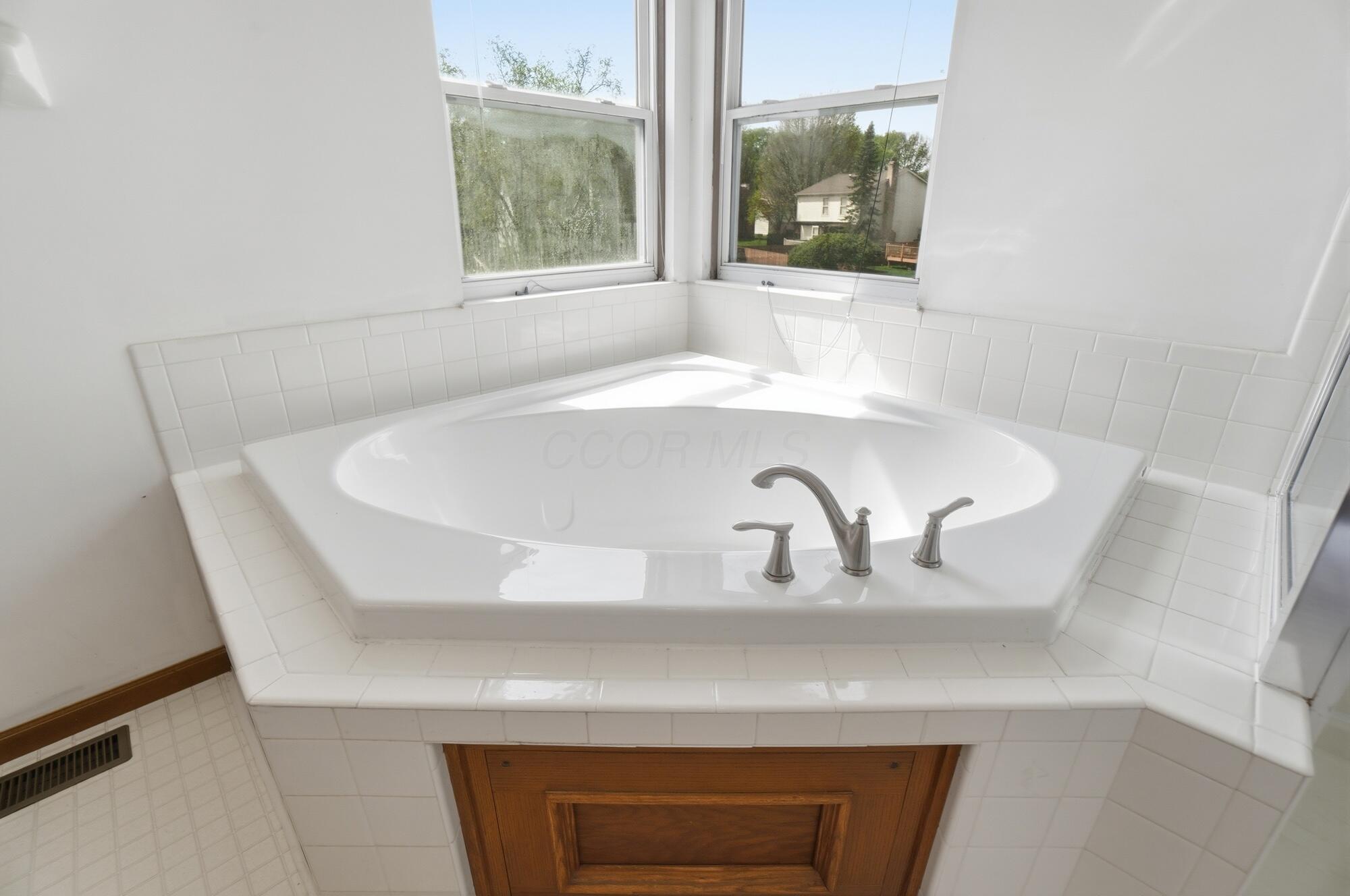 3686 Riverlane Court