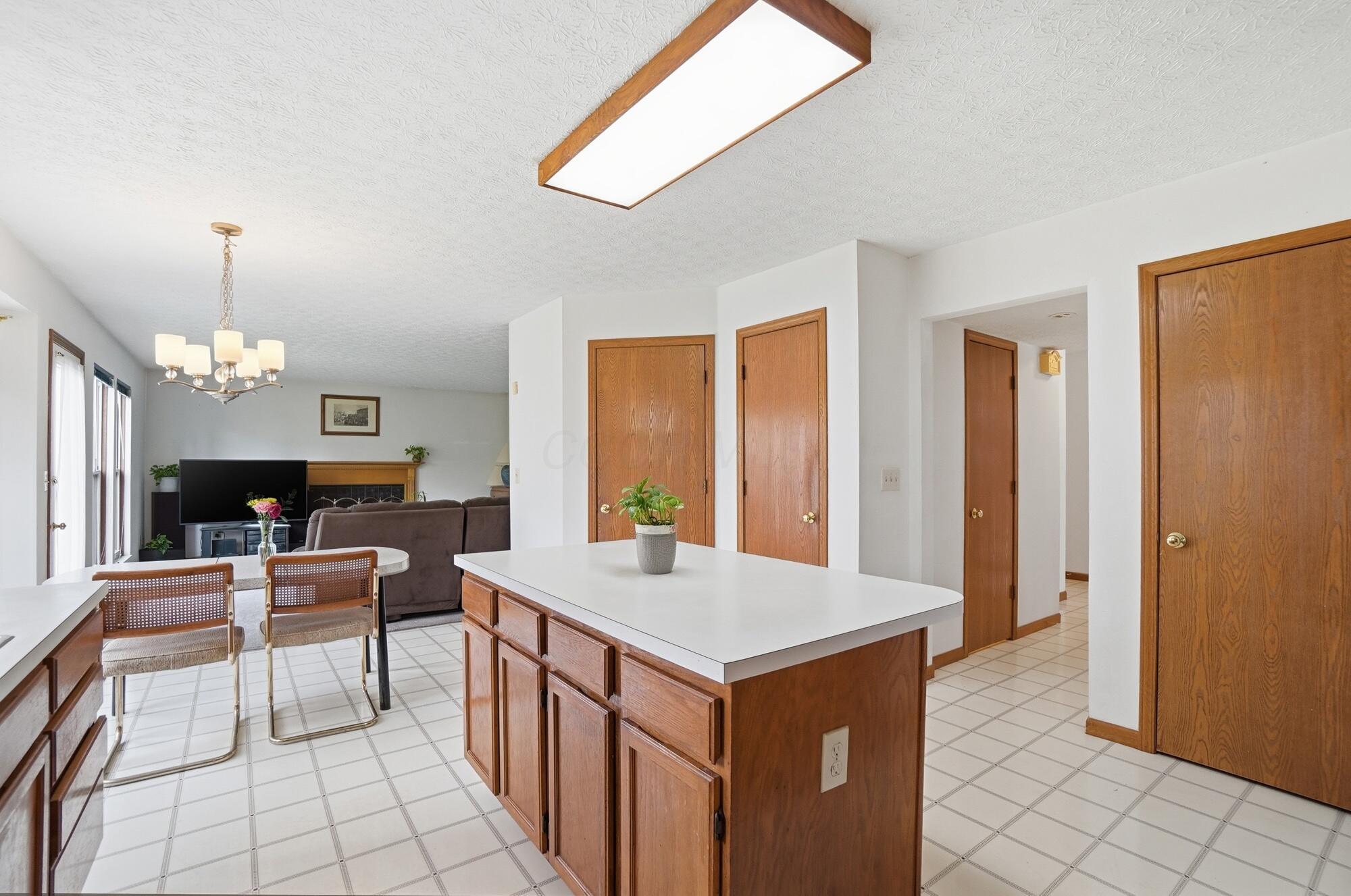 3686 Riverlane Court