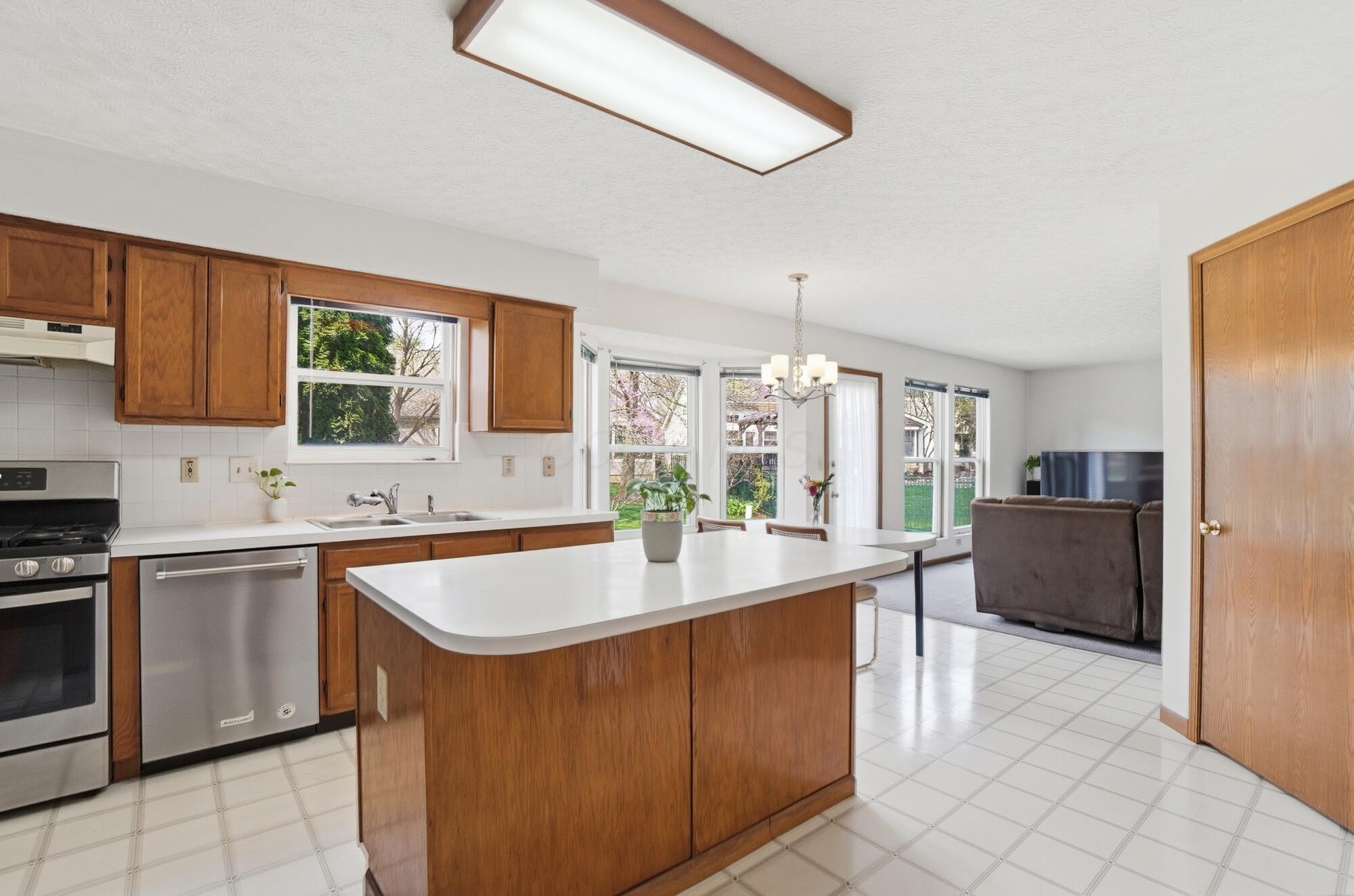 3686 Riverlane Court