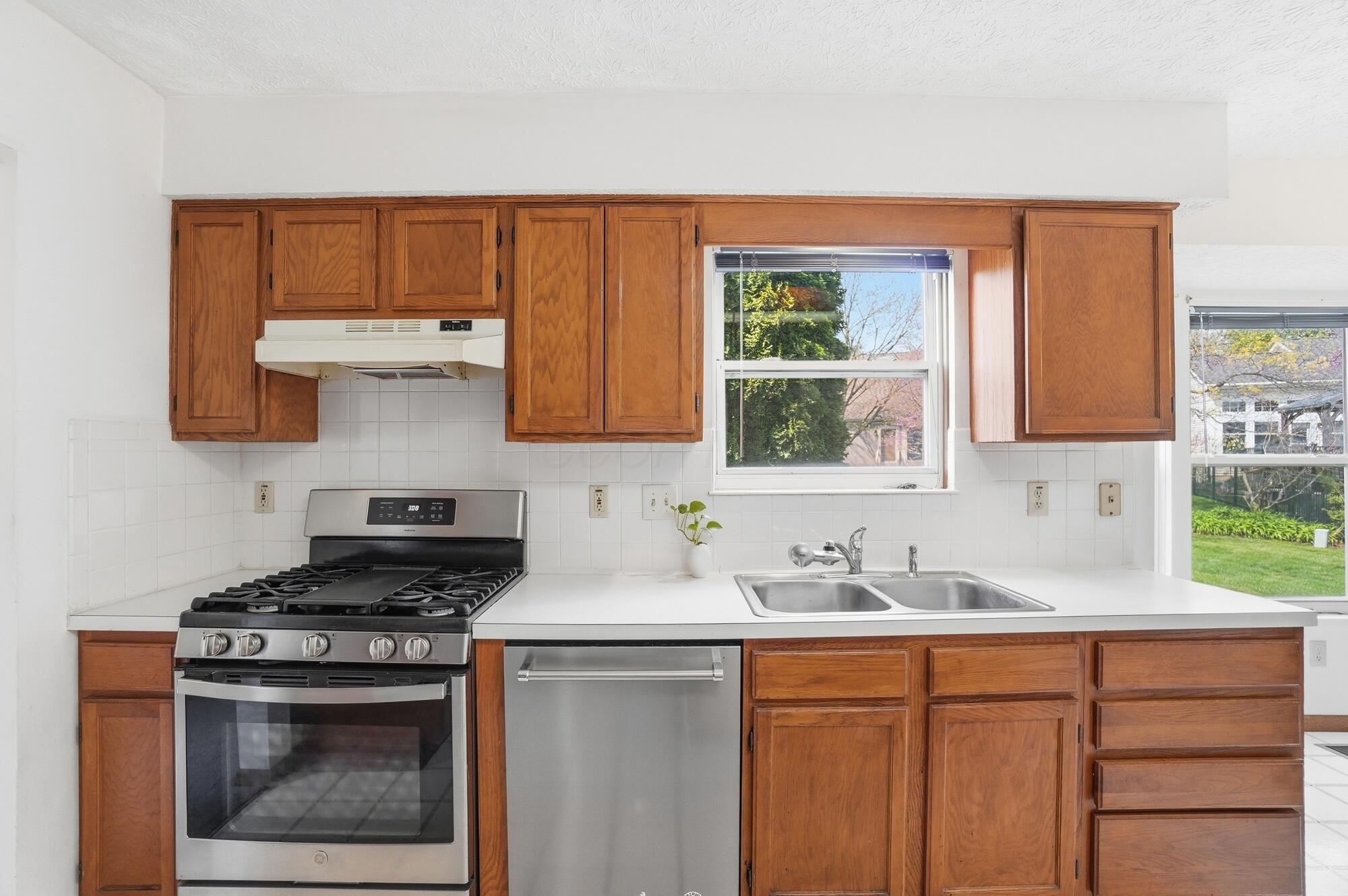 3686 Riverlane Court