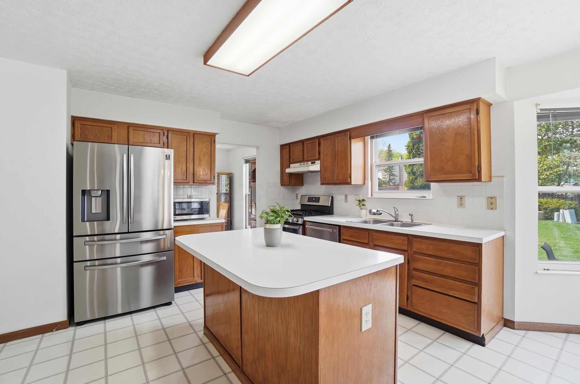 3686 Riverlane Court