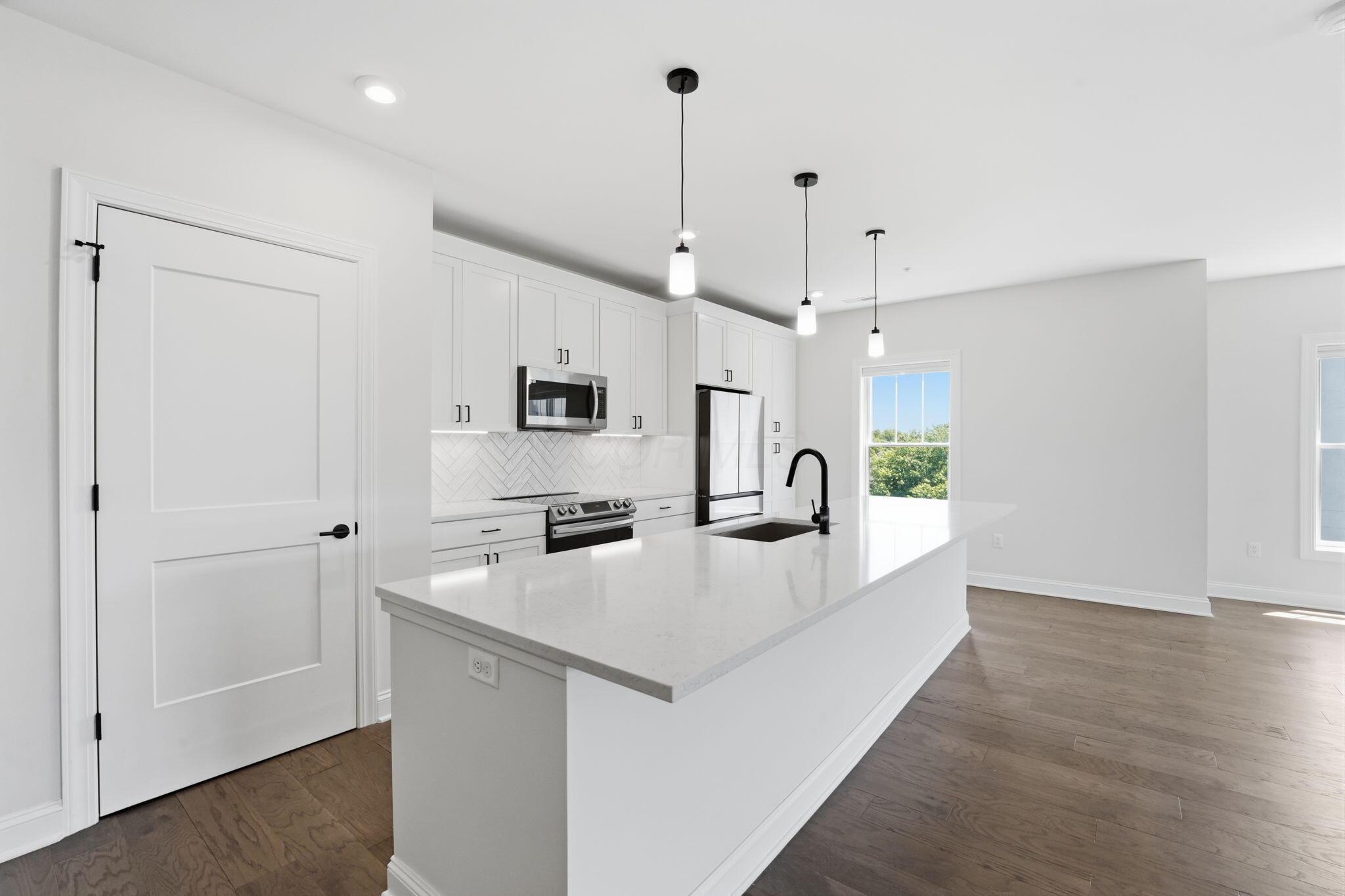 5233 Highpointe Lakes Drive, 301