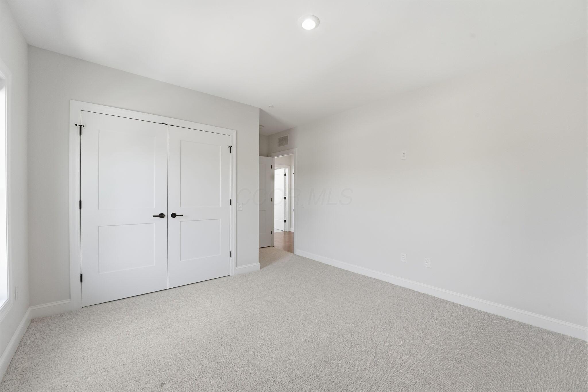 5233 Highpointe Lakes Drive, 301