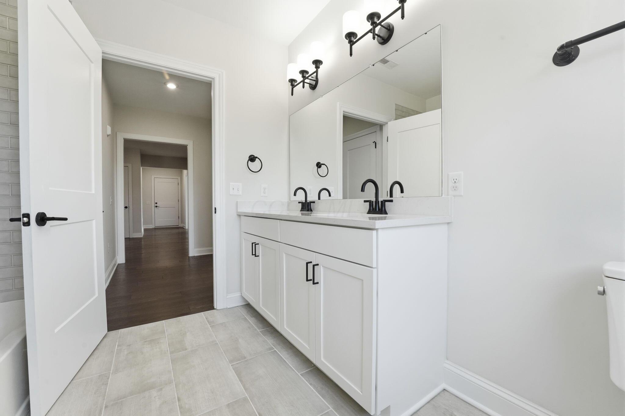 5233 Highpointe Lakes Drive, 301