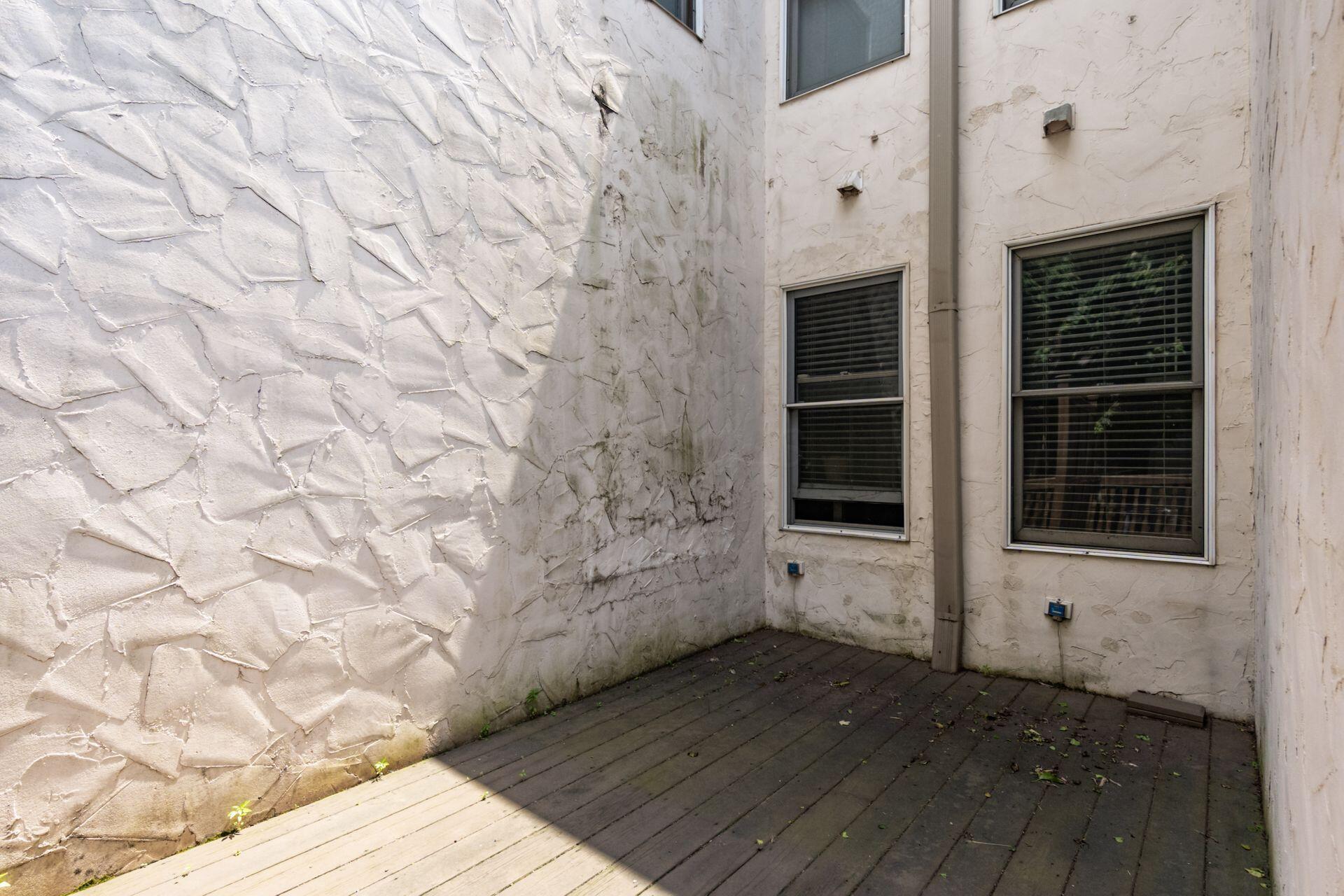 322 Hanford Street