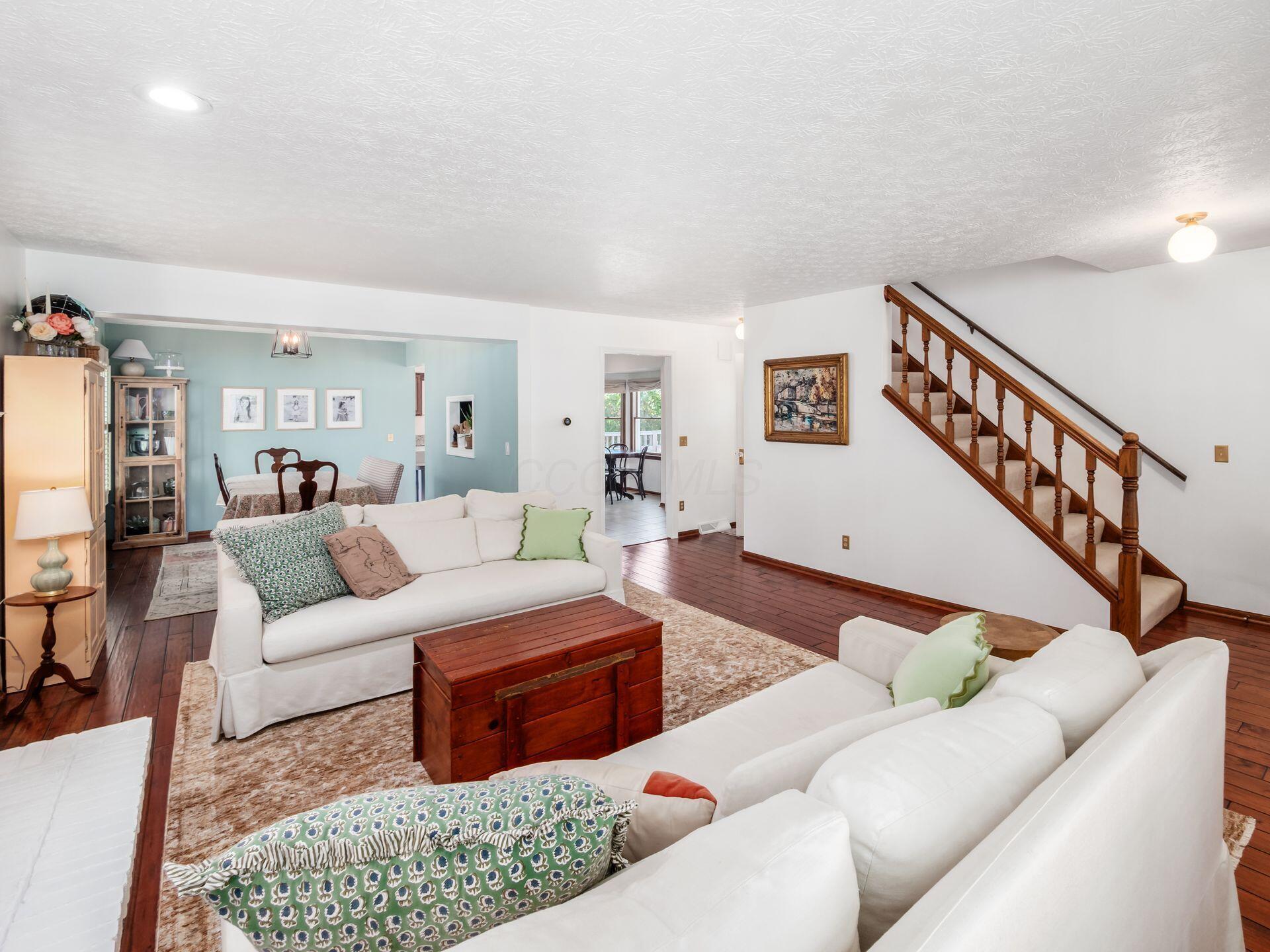 27 E South Street