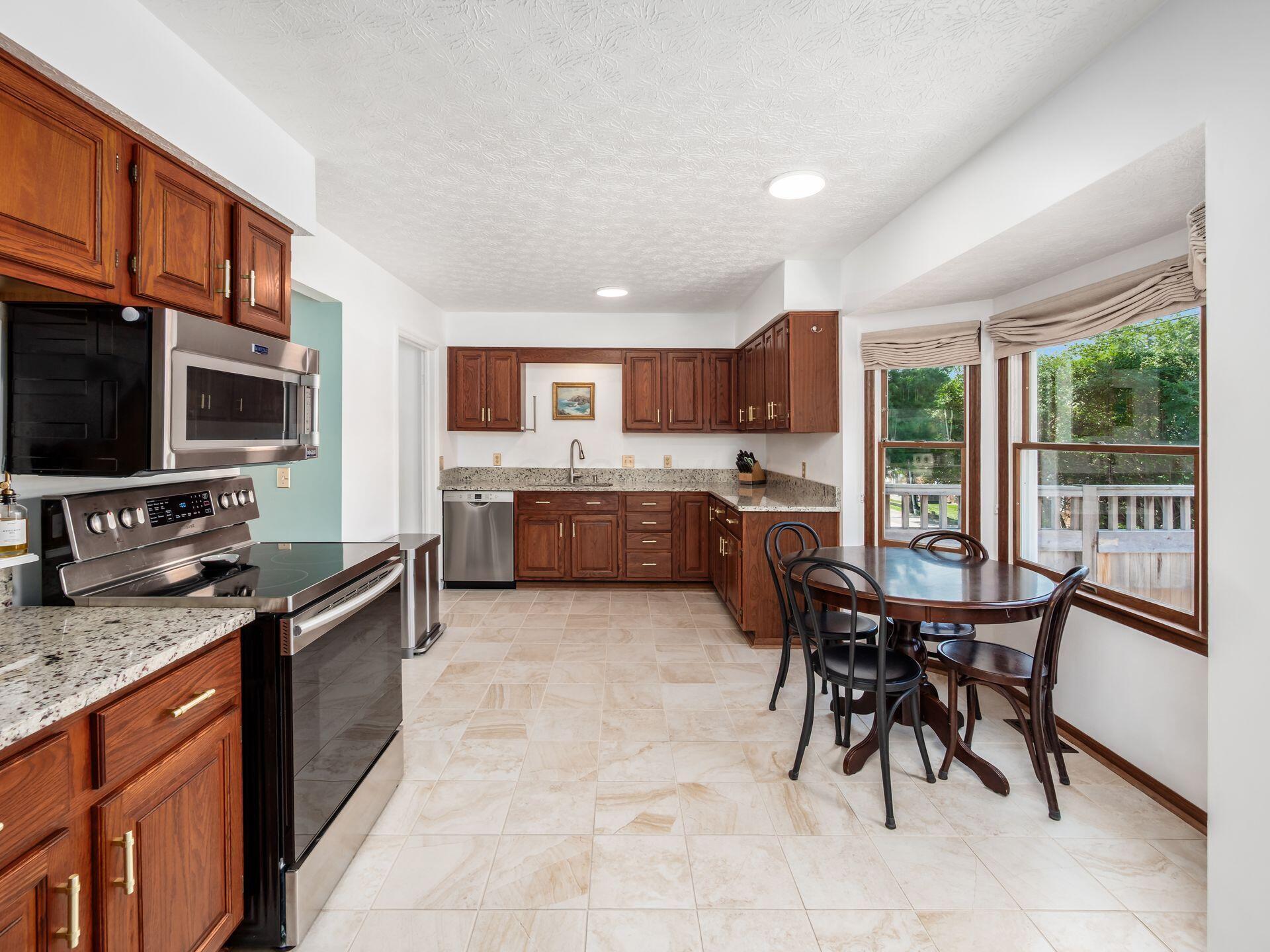 27 E South Street