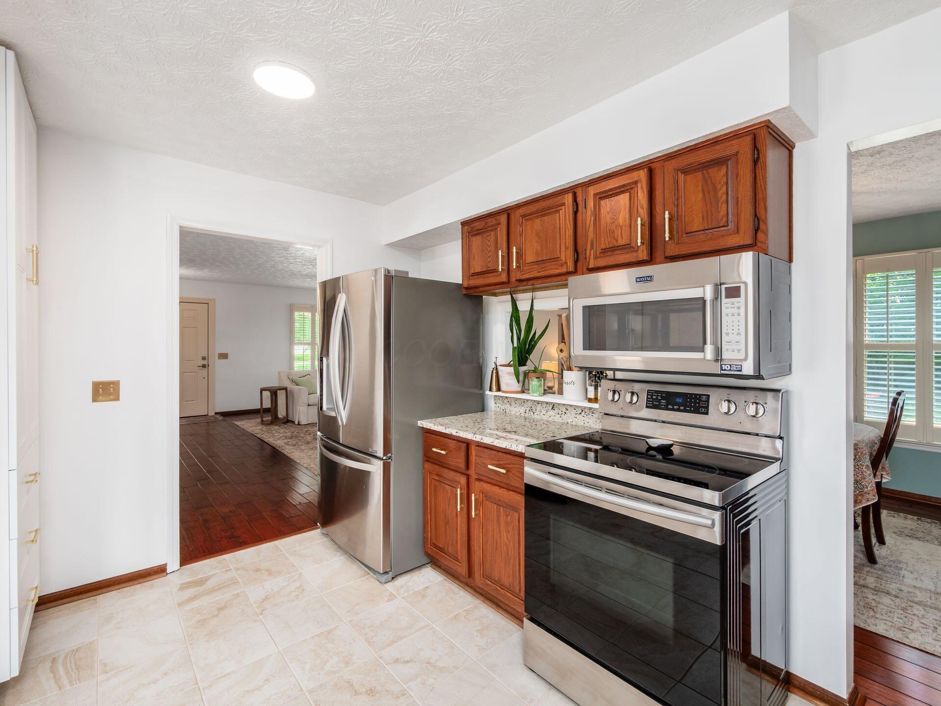 27 E South Street