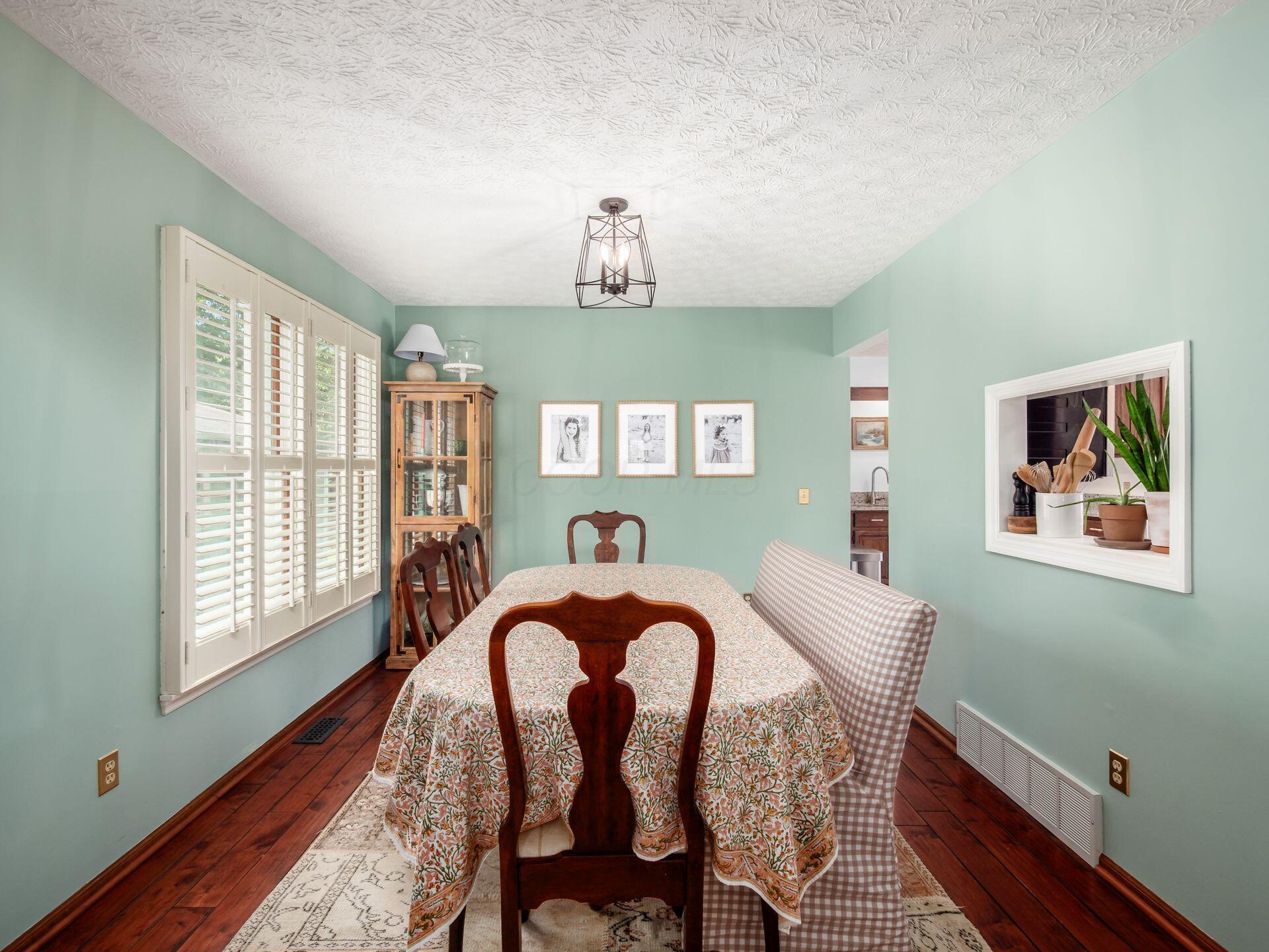 27 E South Street