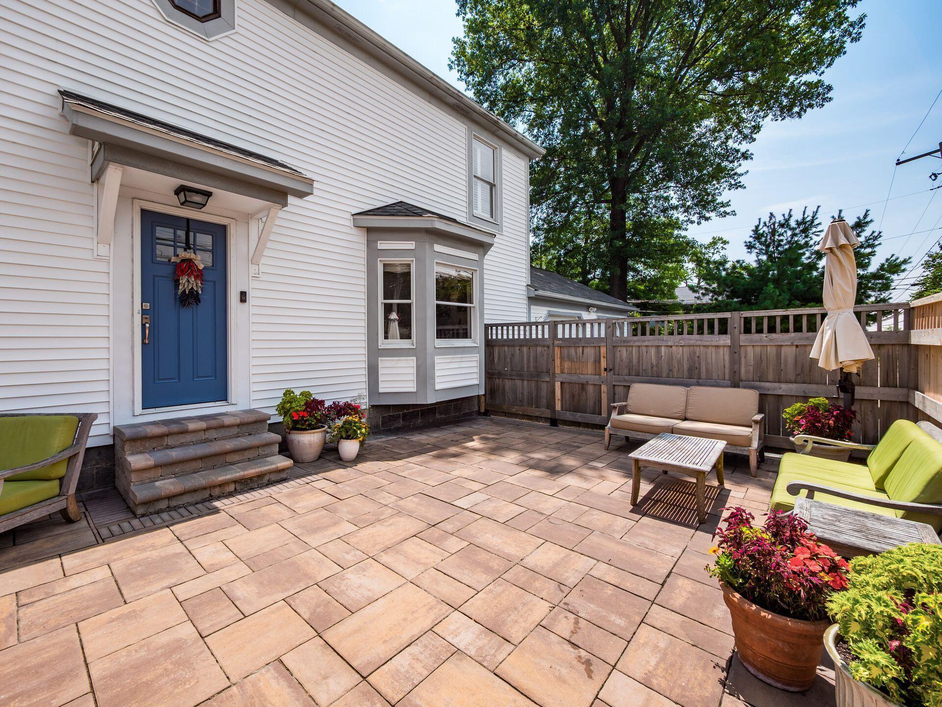 27 E South Street