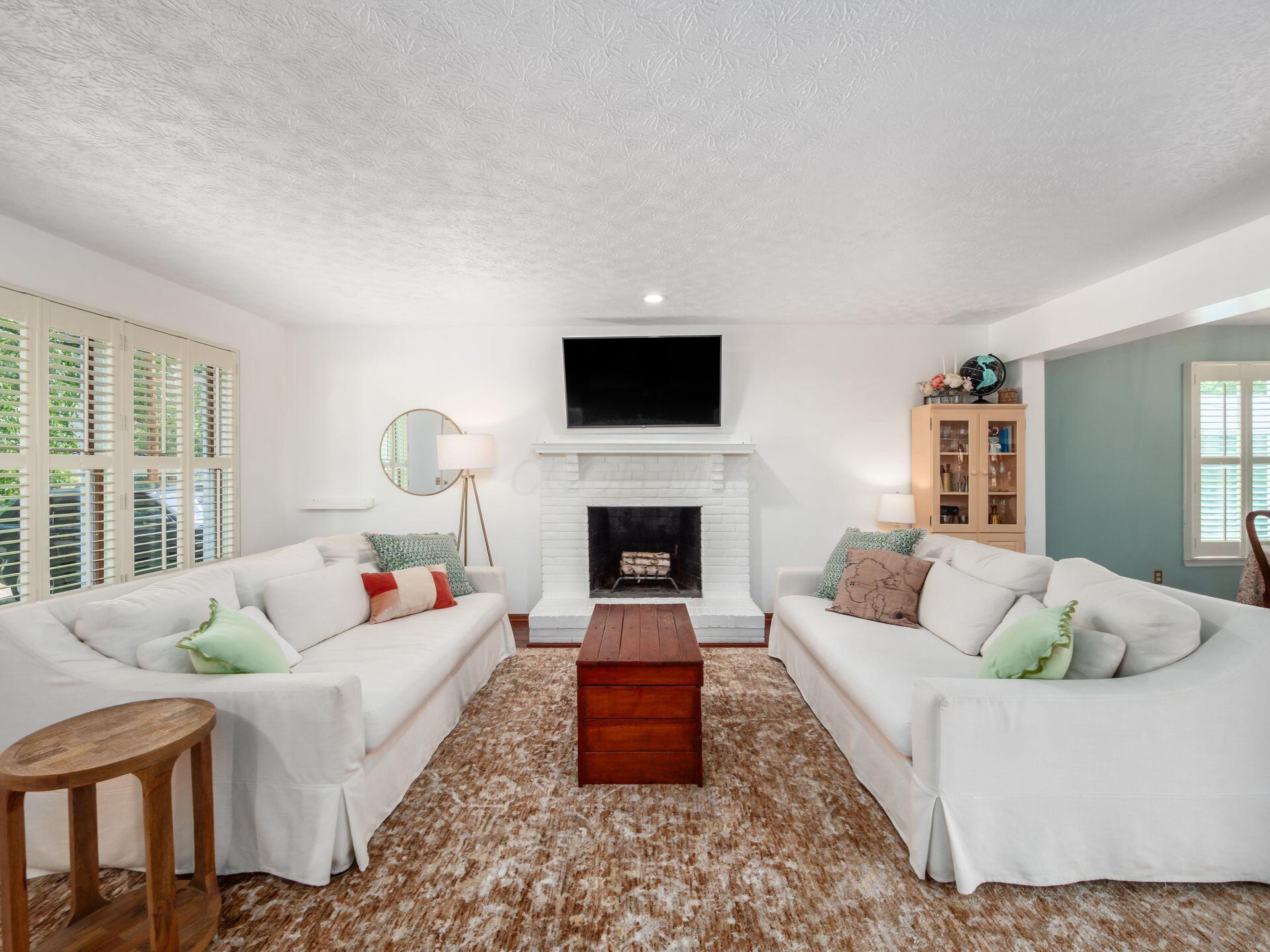 27 E South Street