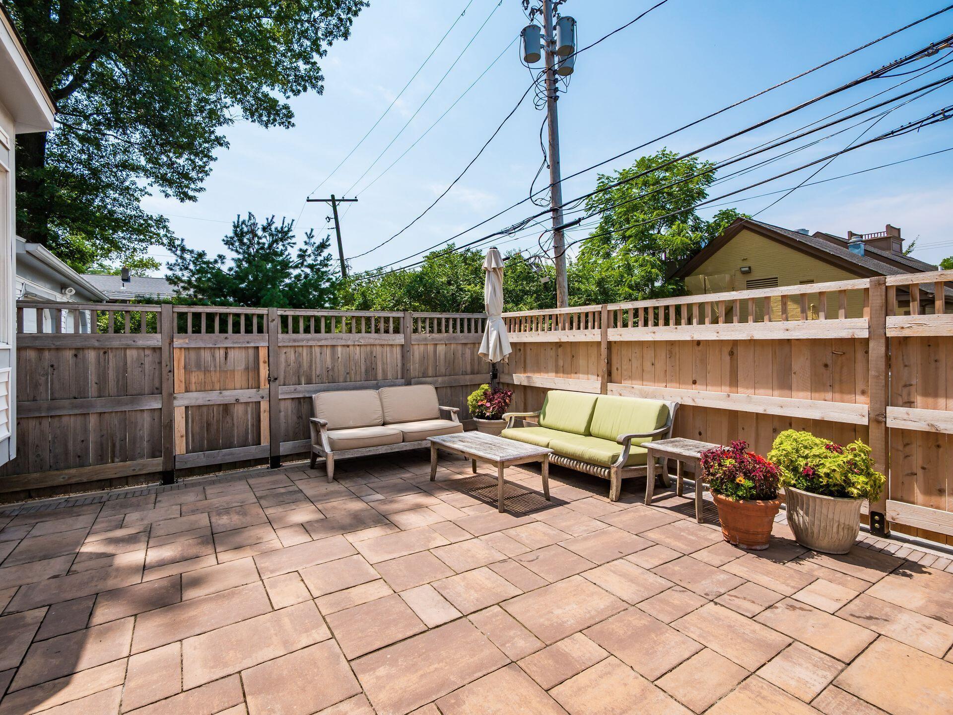 27 E South Street
