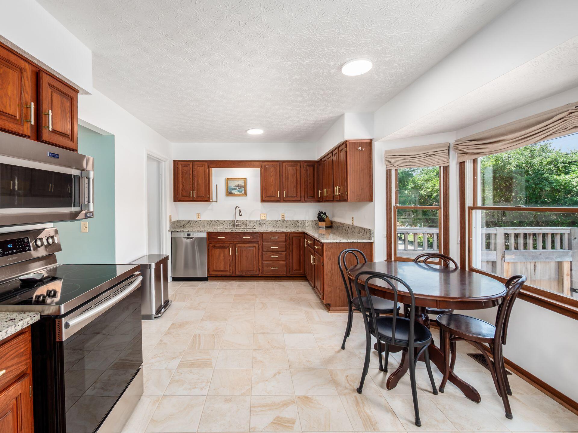 27 E South Street