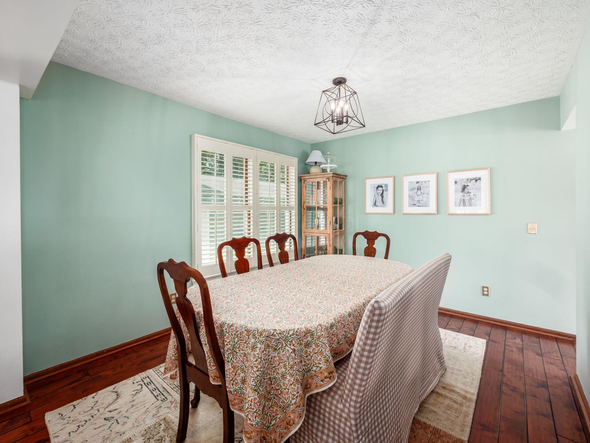 27 E South Street