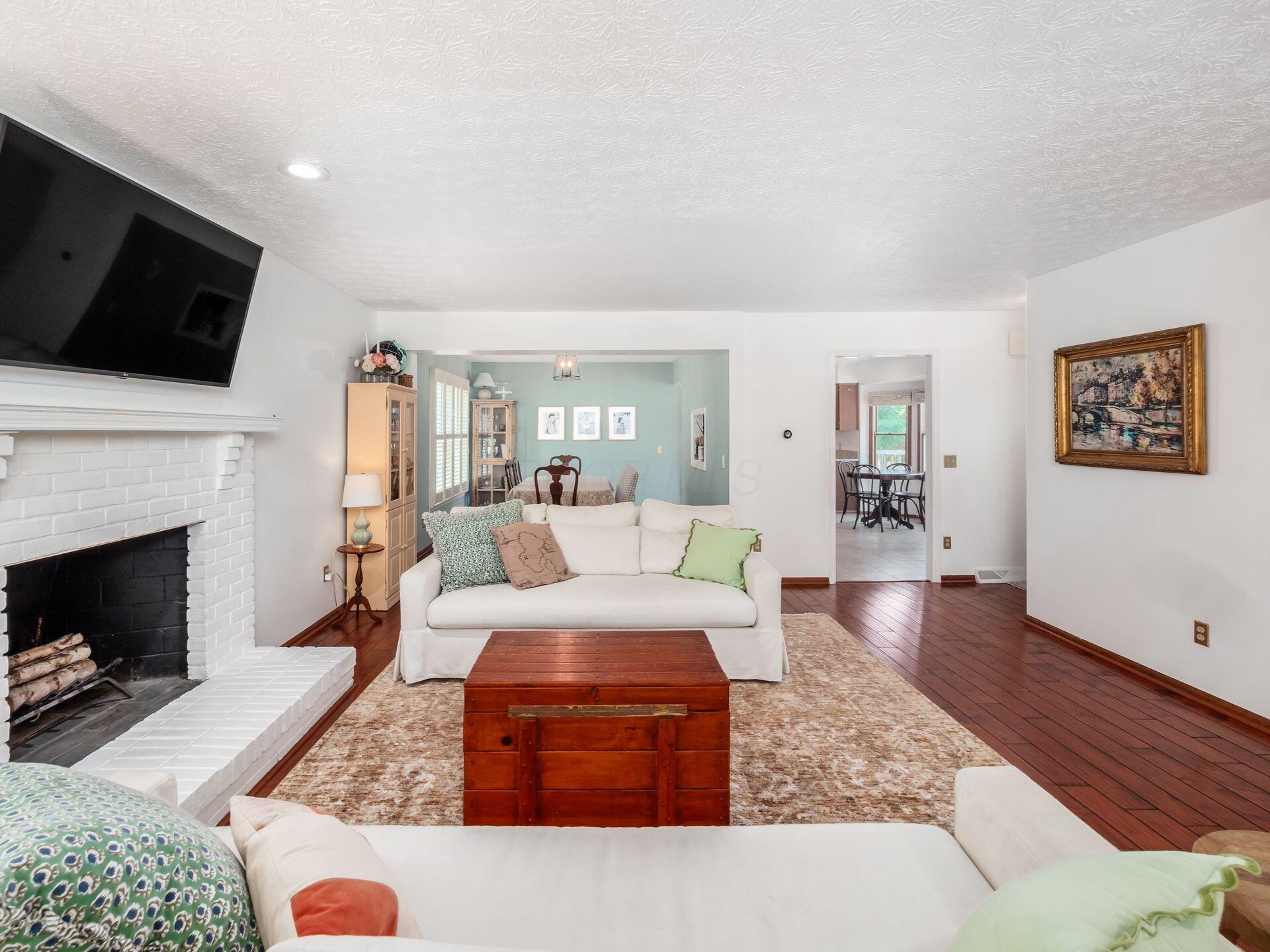 27 E South Street