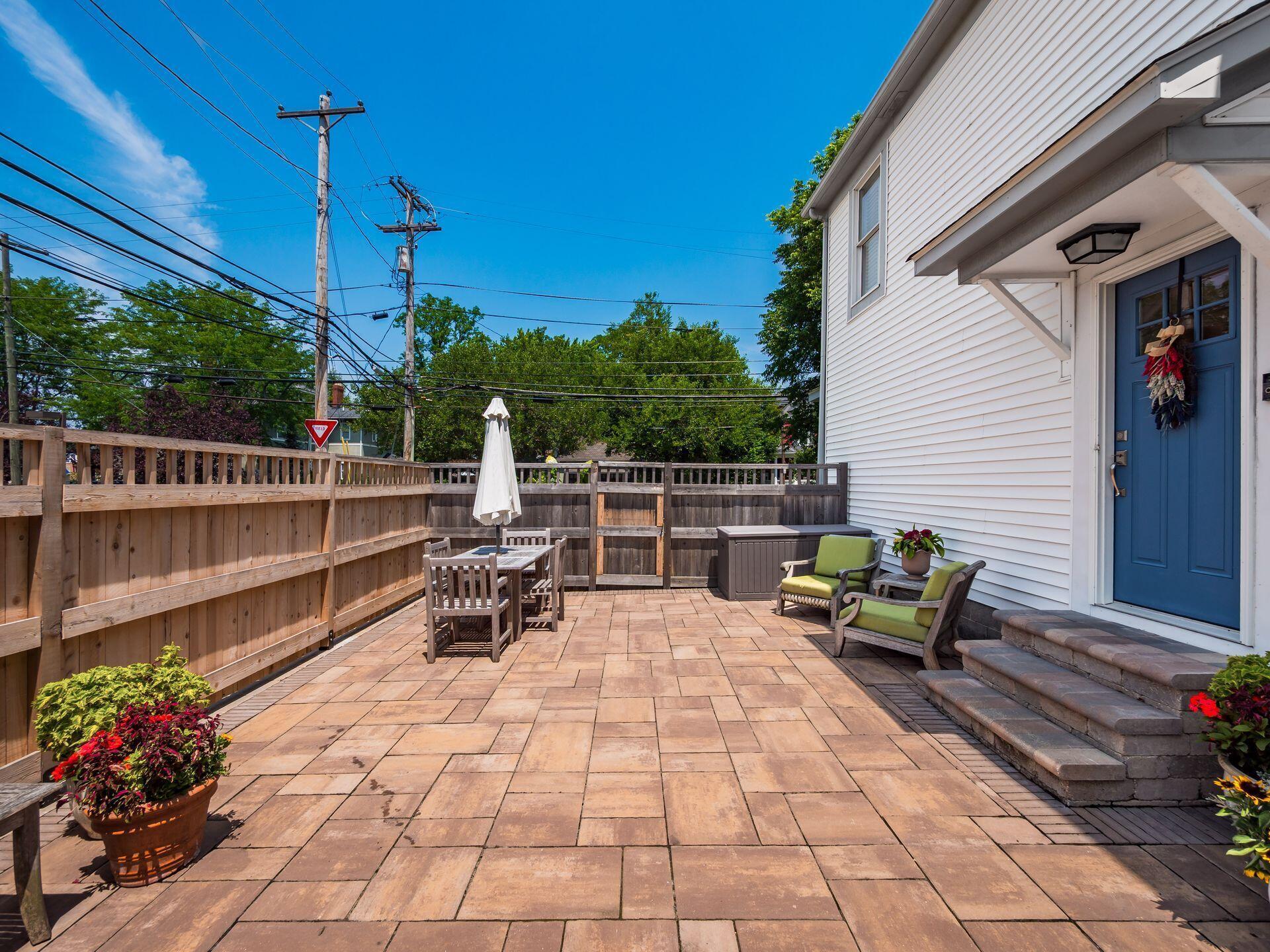 27 E South Street