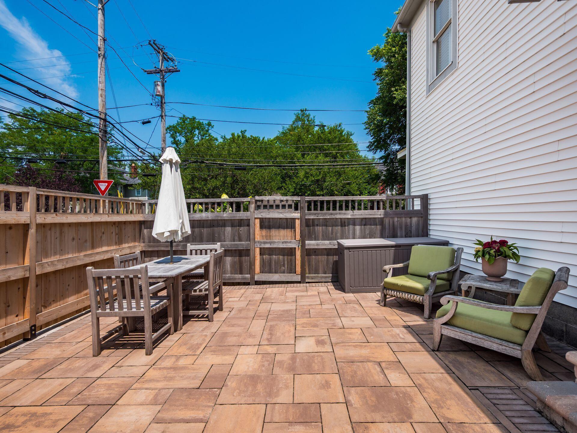 27 E South Street