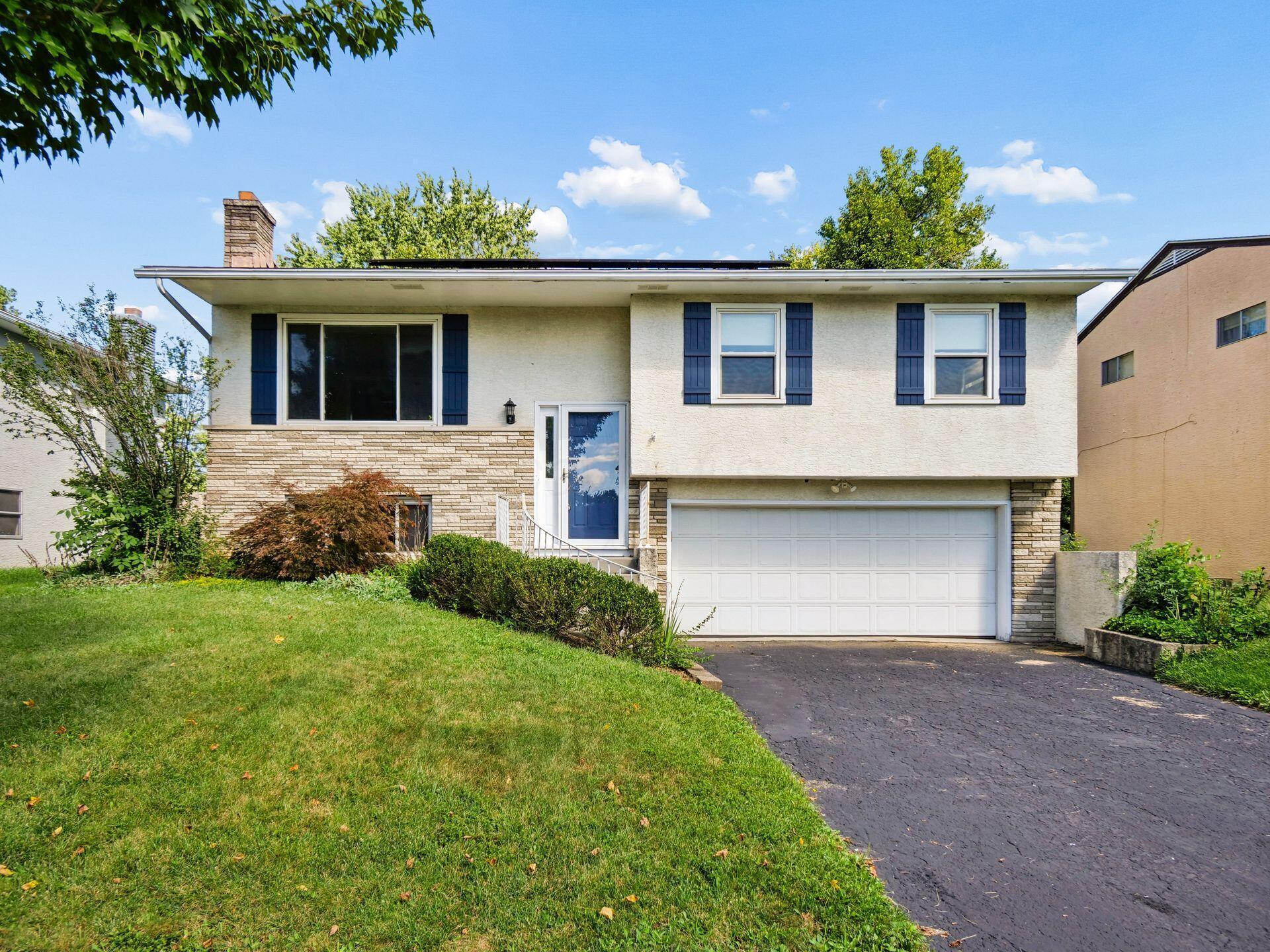 1262 Oakfield Drive S