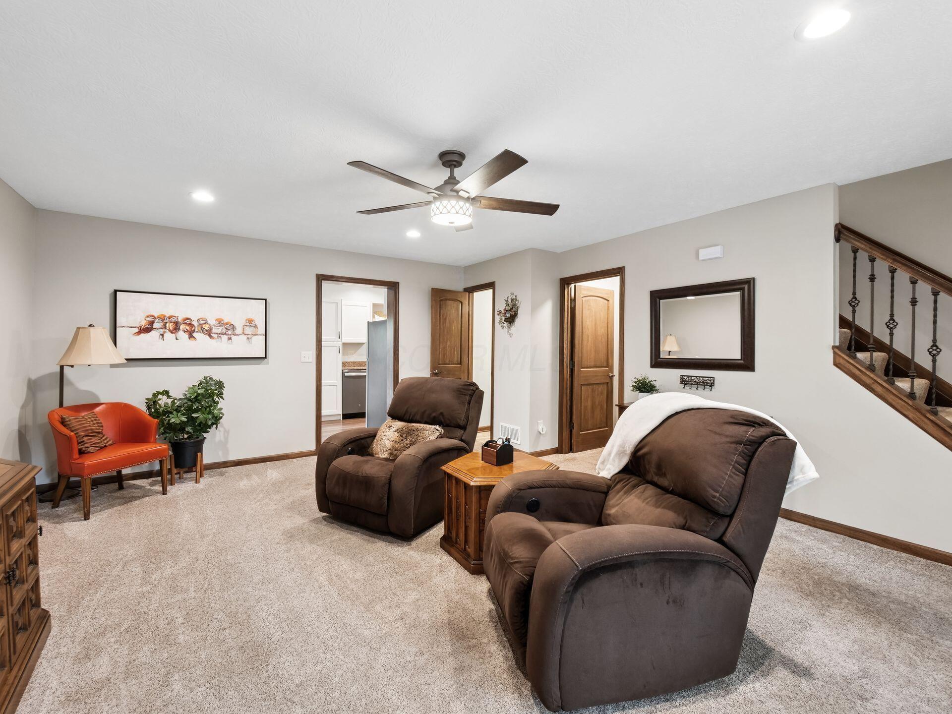 5353 Tartan Lane, 18