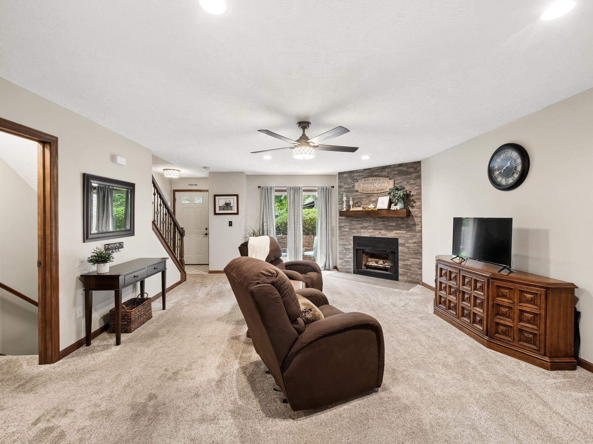 5353 Tartan Lane, 18