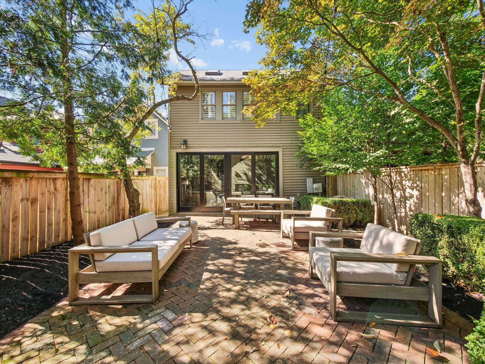 568 S 6th Street