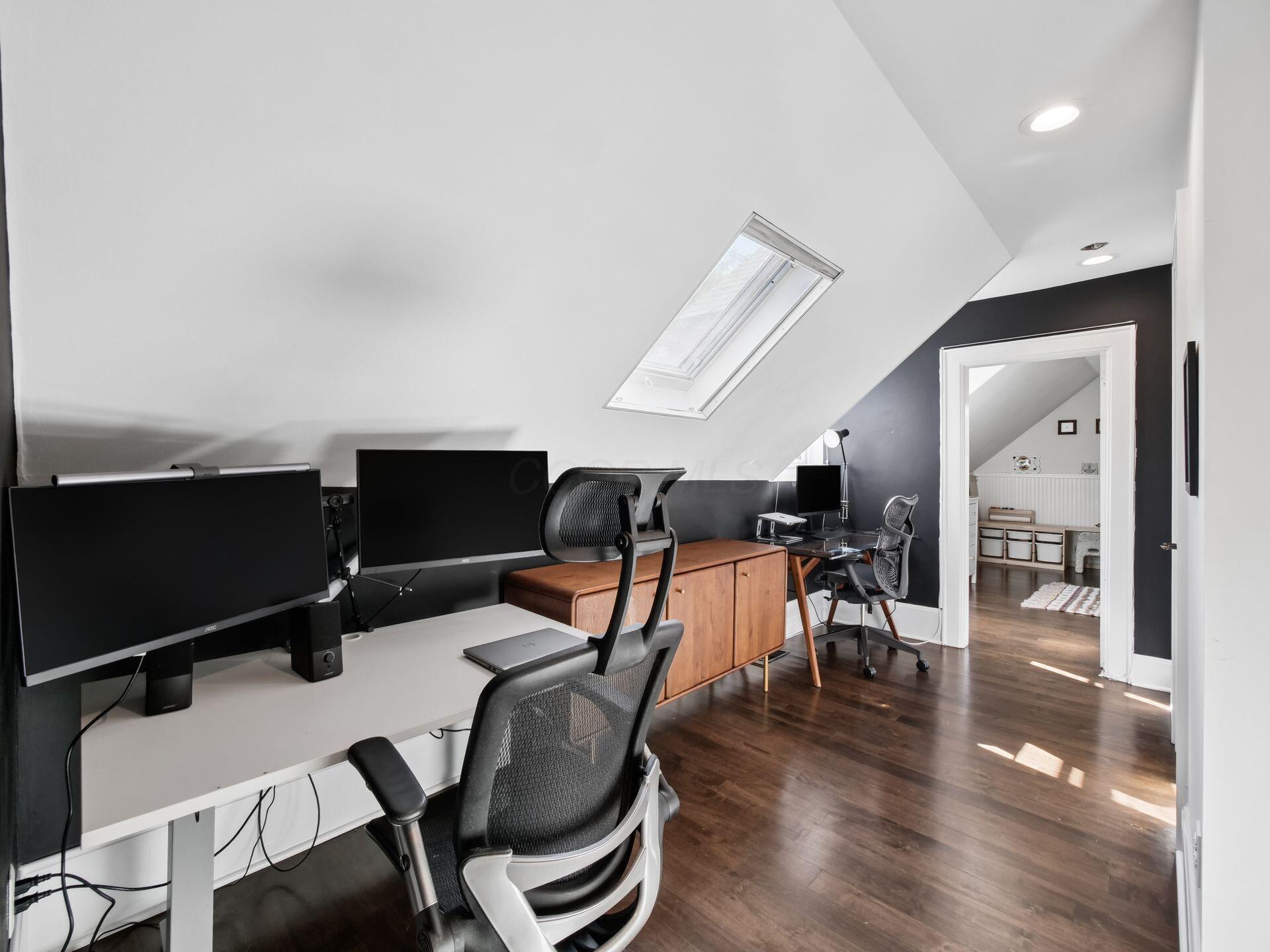 568 S 6th Street