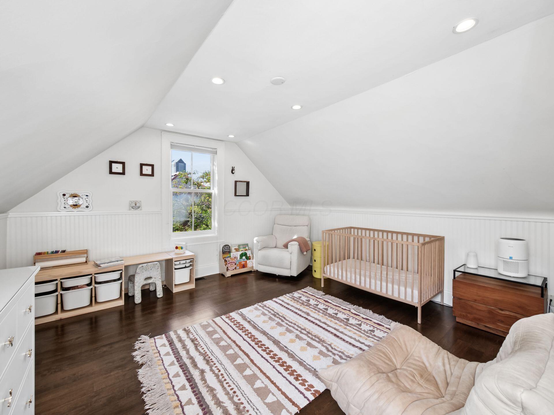 568 S 6th Street