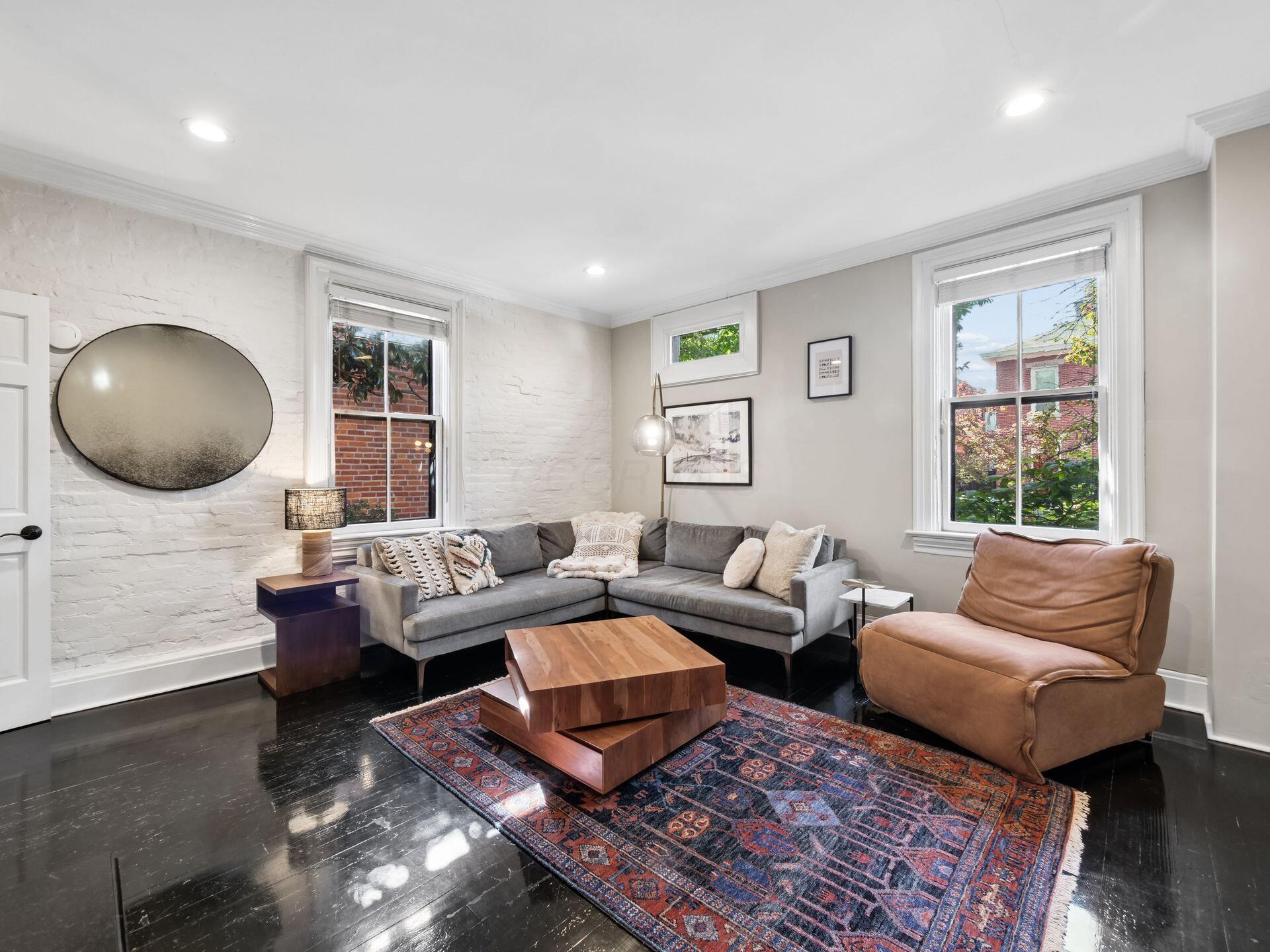 568 S 6th Street