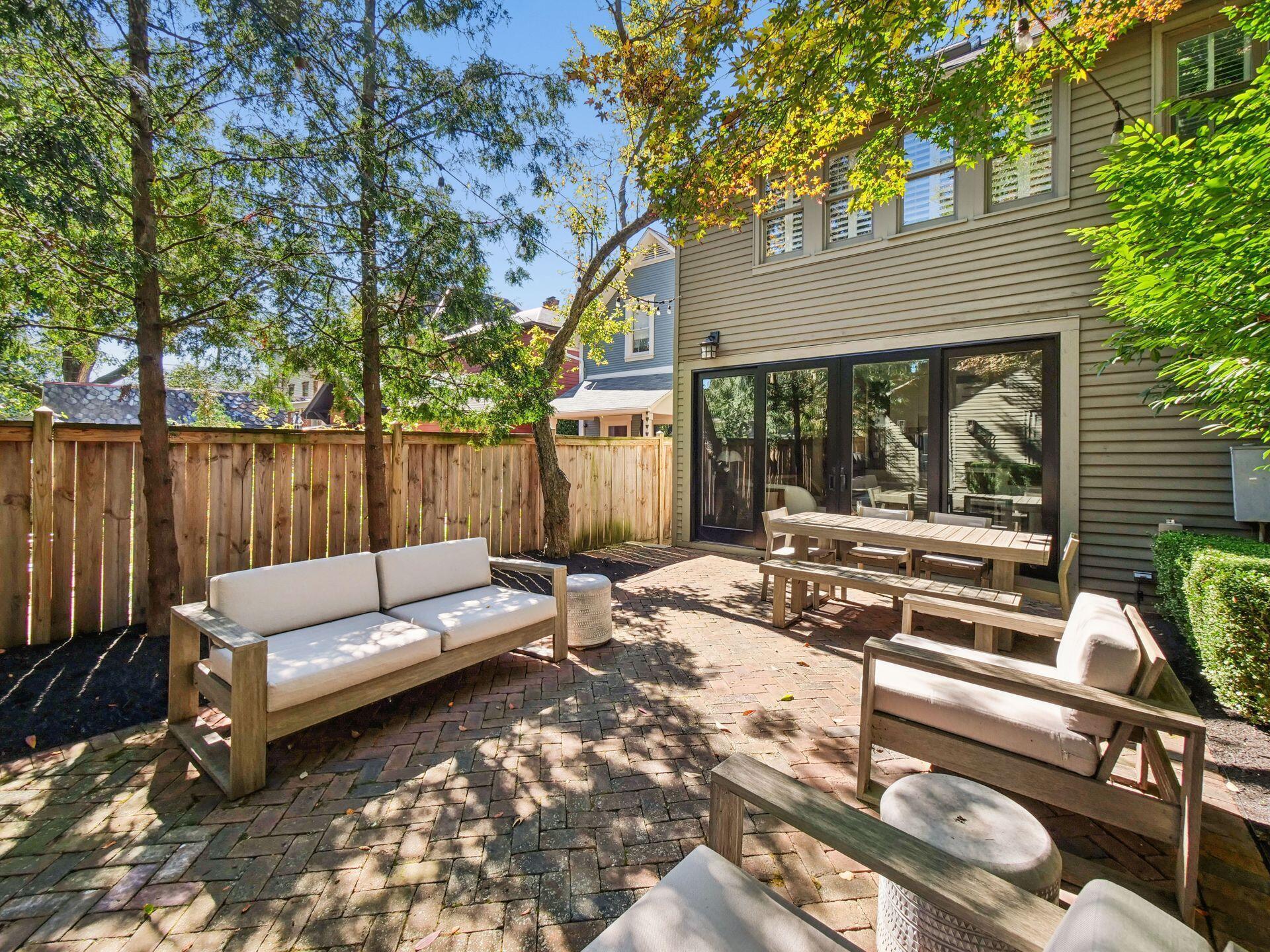 568 S 6th Street