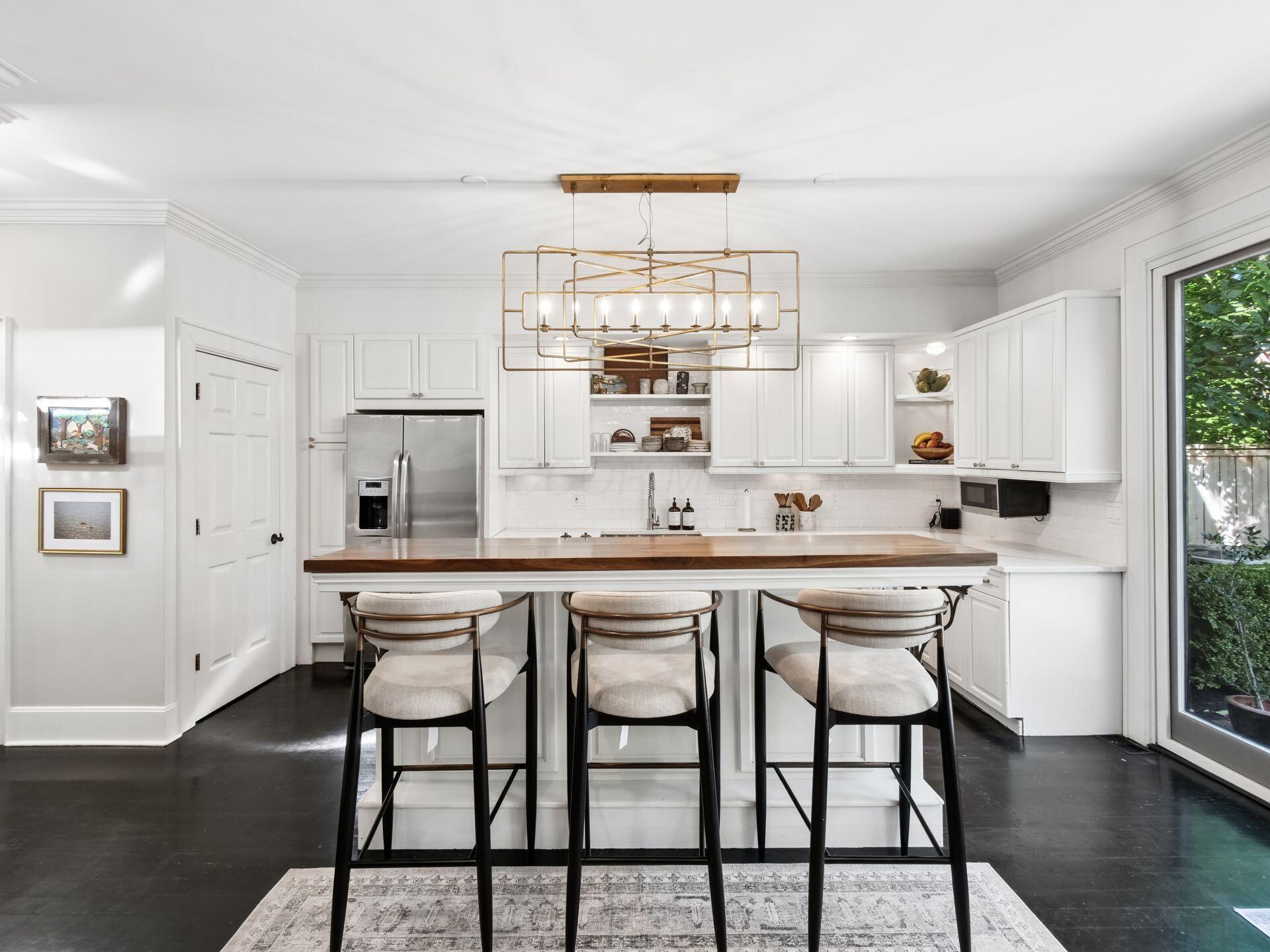 568 S 6th Street