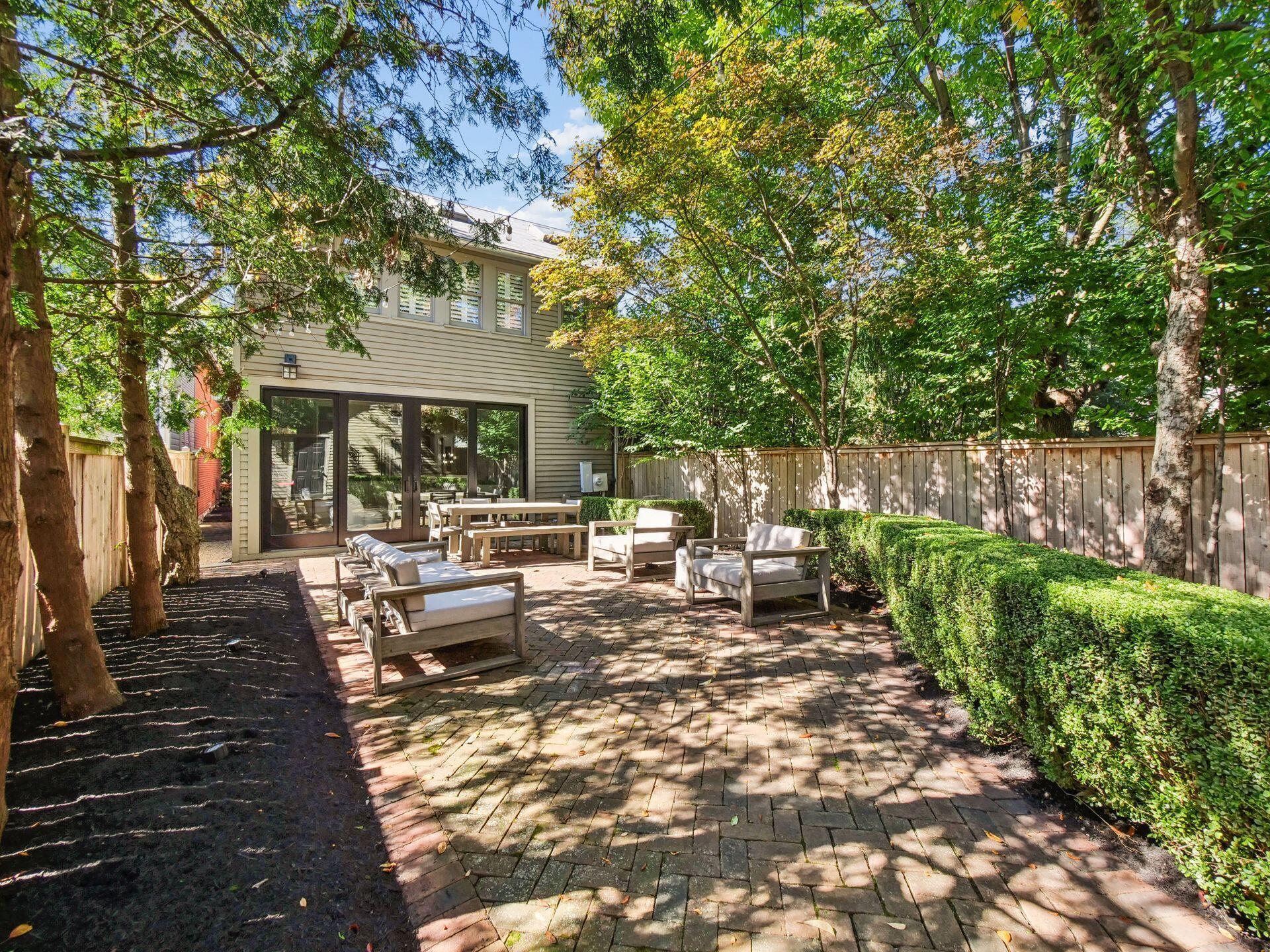 568 S 6th Street