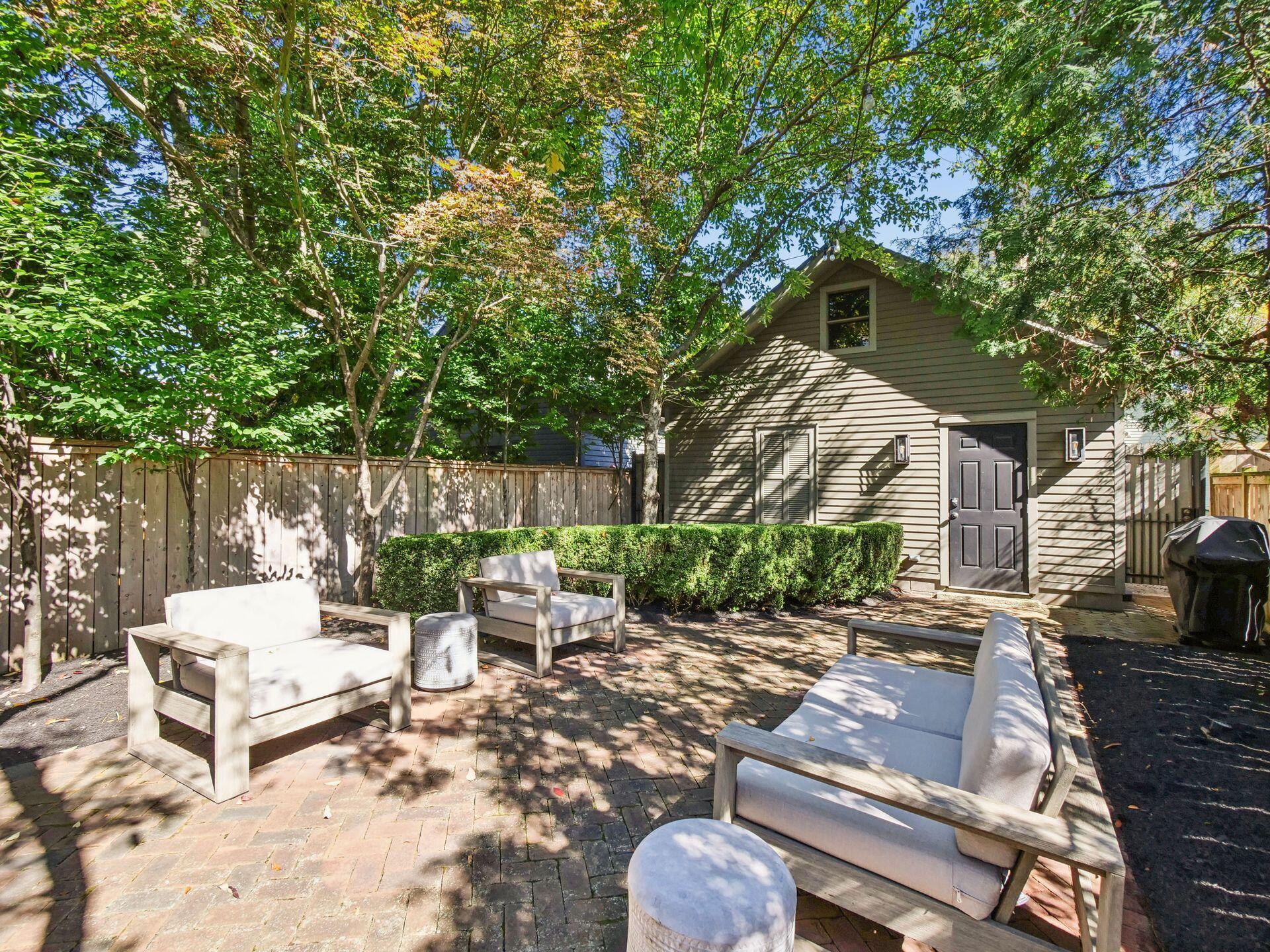 568 S 6th Street