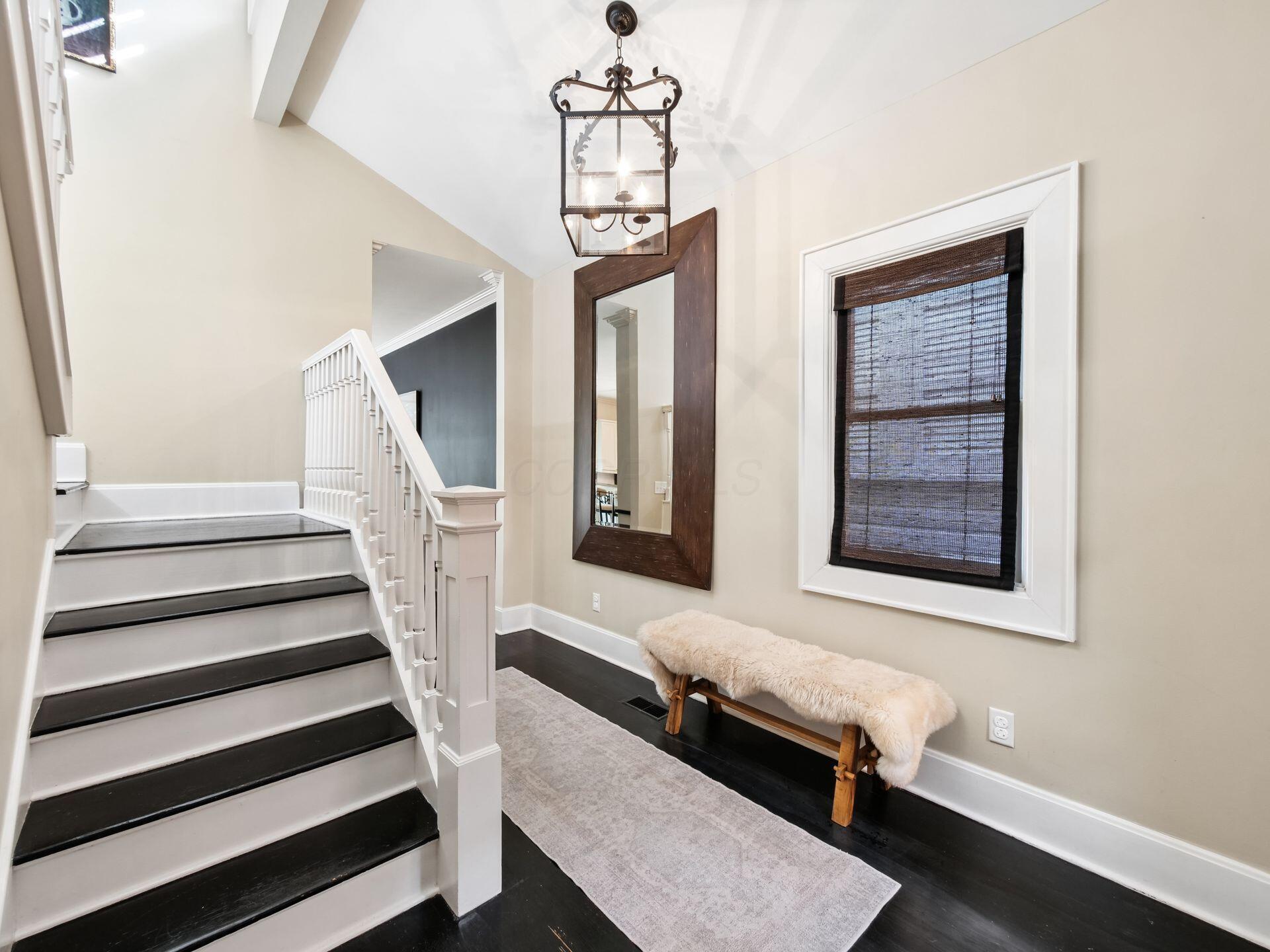 568 S 6th Street