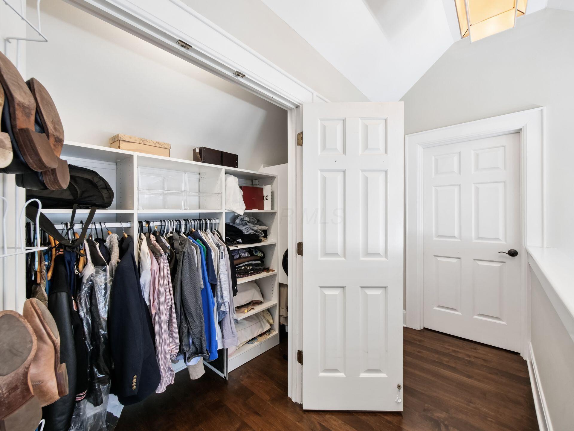 568 S 6th Street