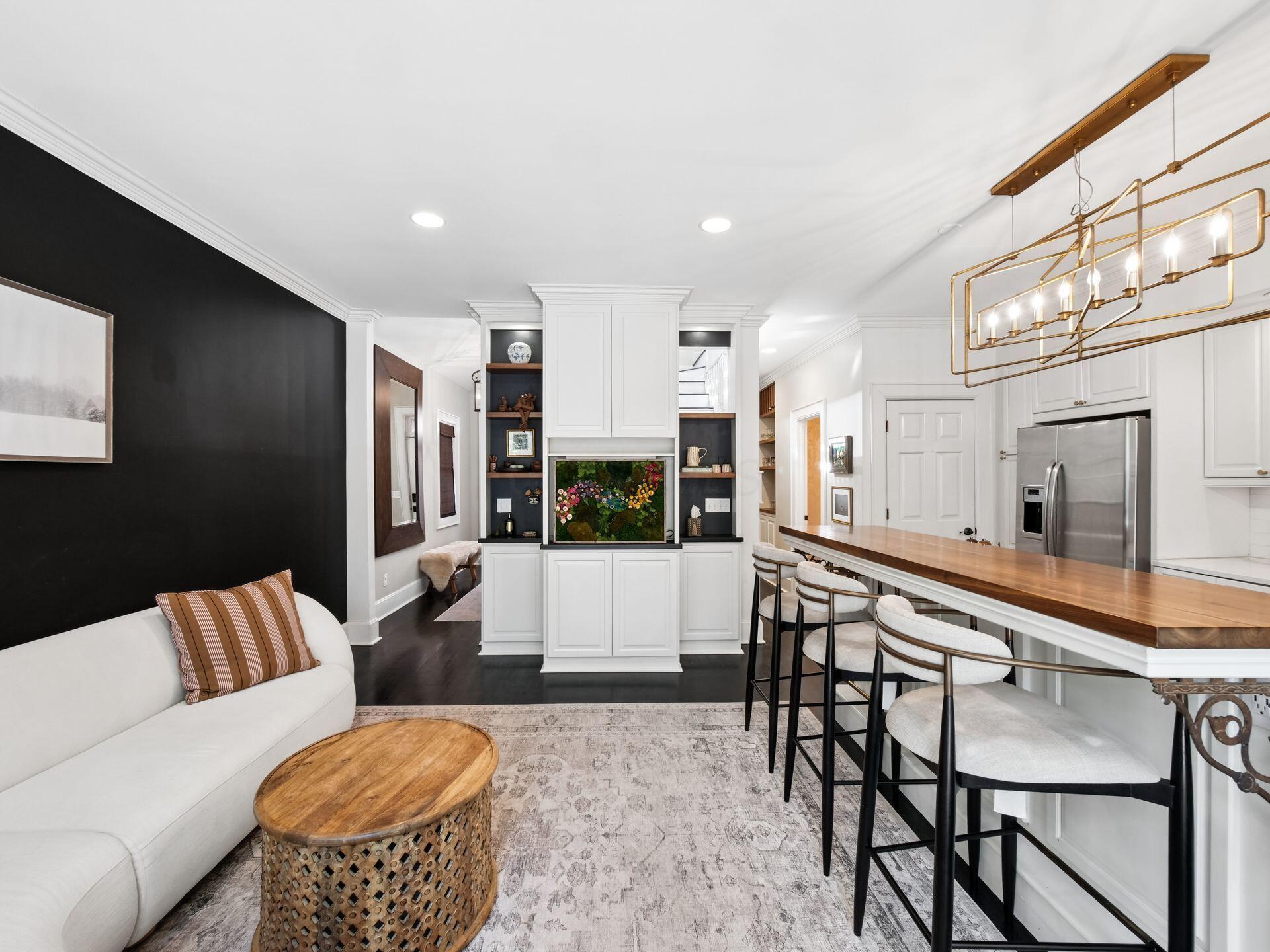 568 S 6th Street