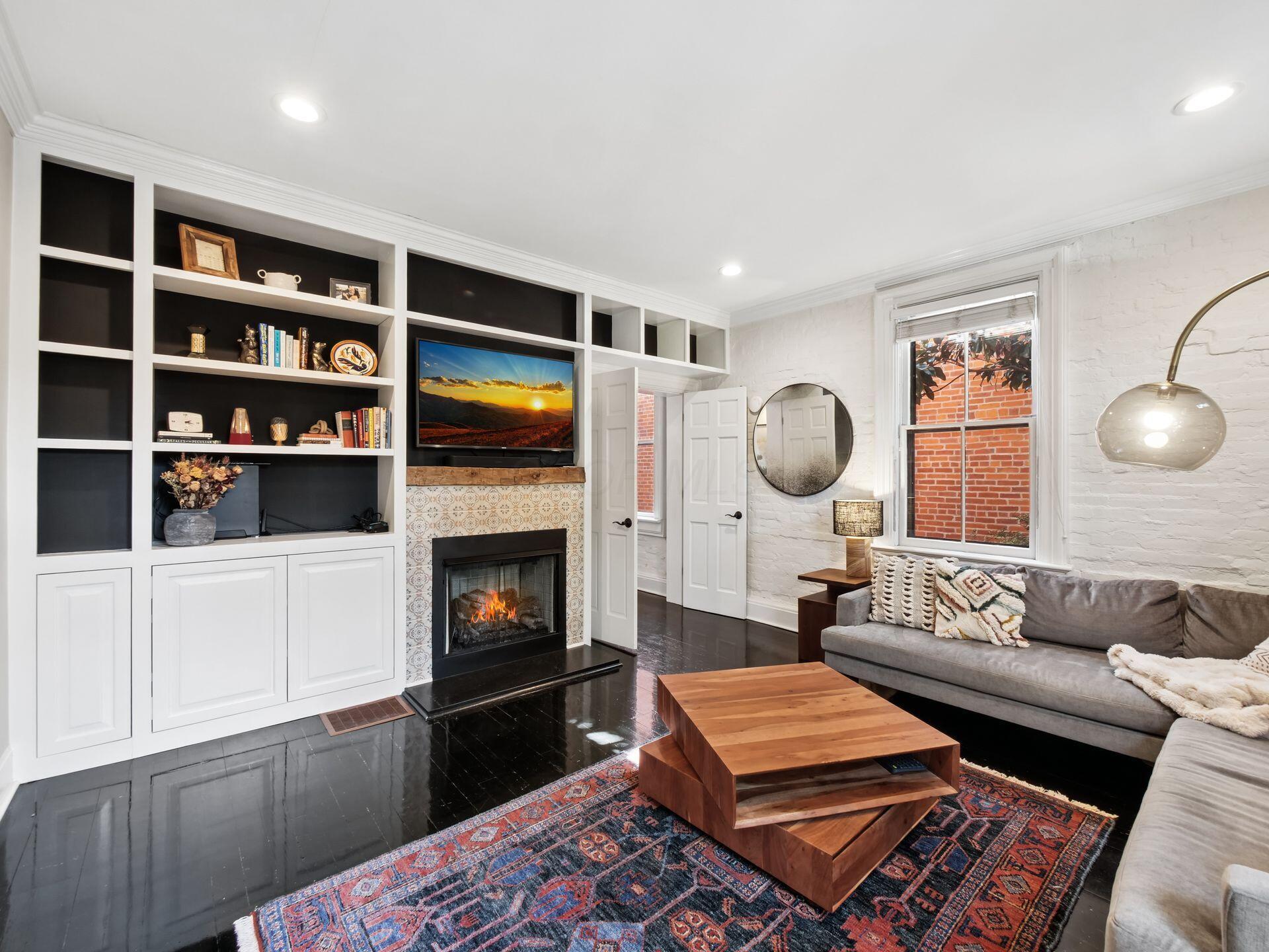 568 S 6th Street