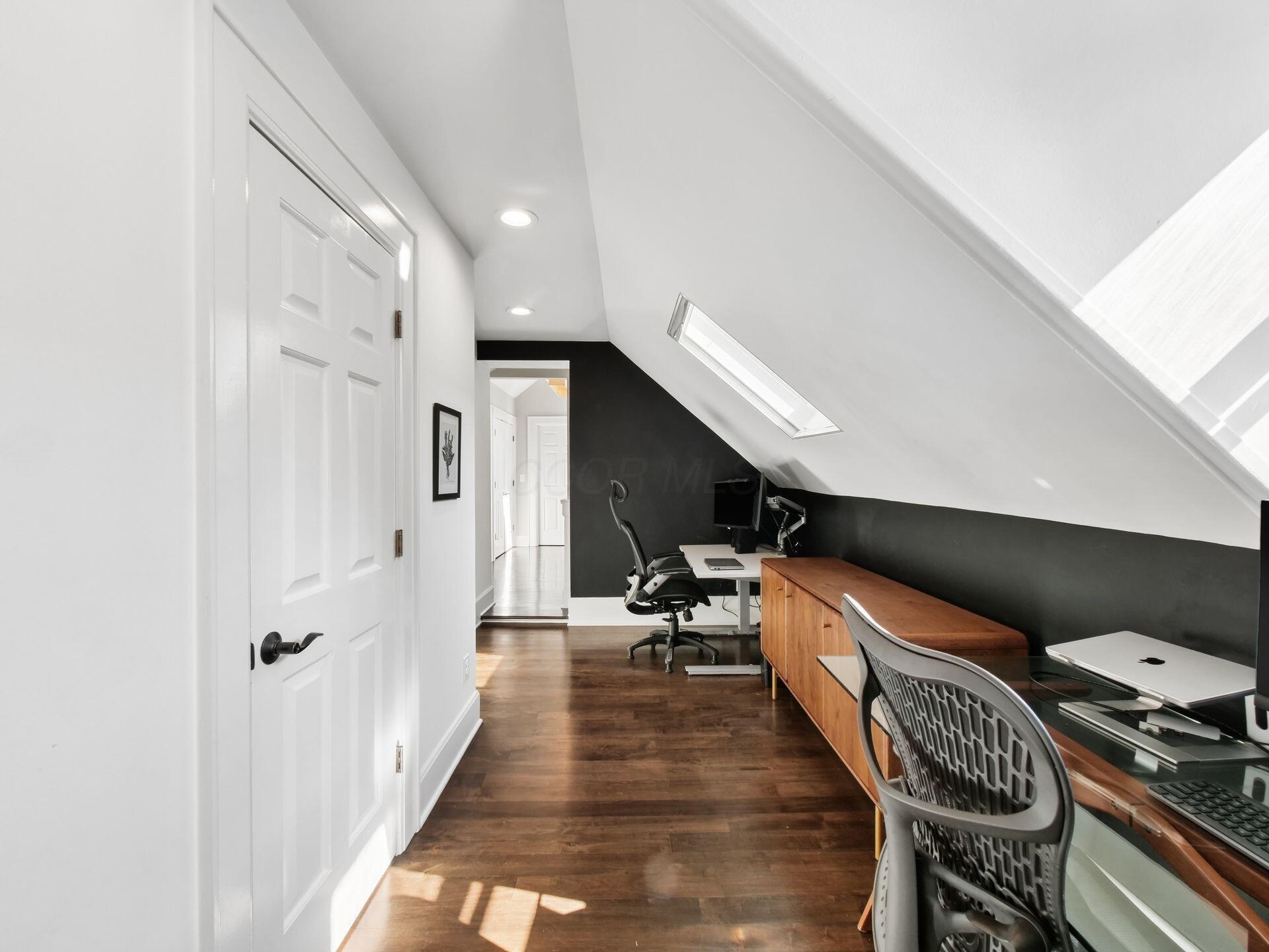 568 S 6th Street