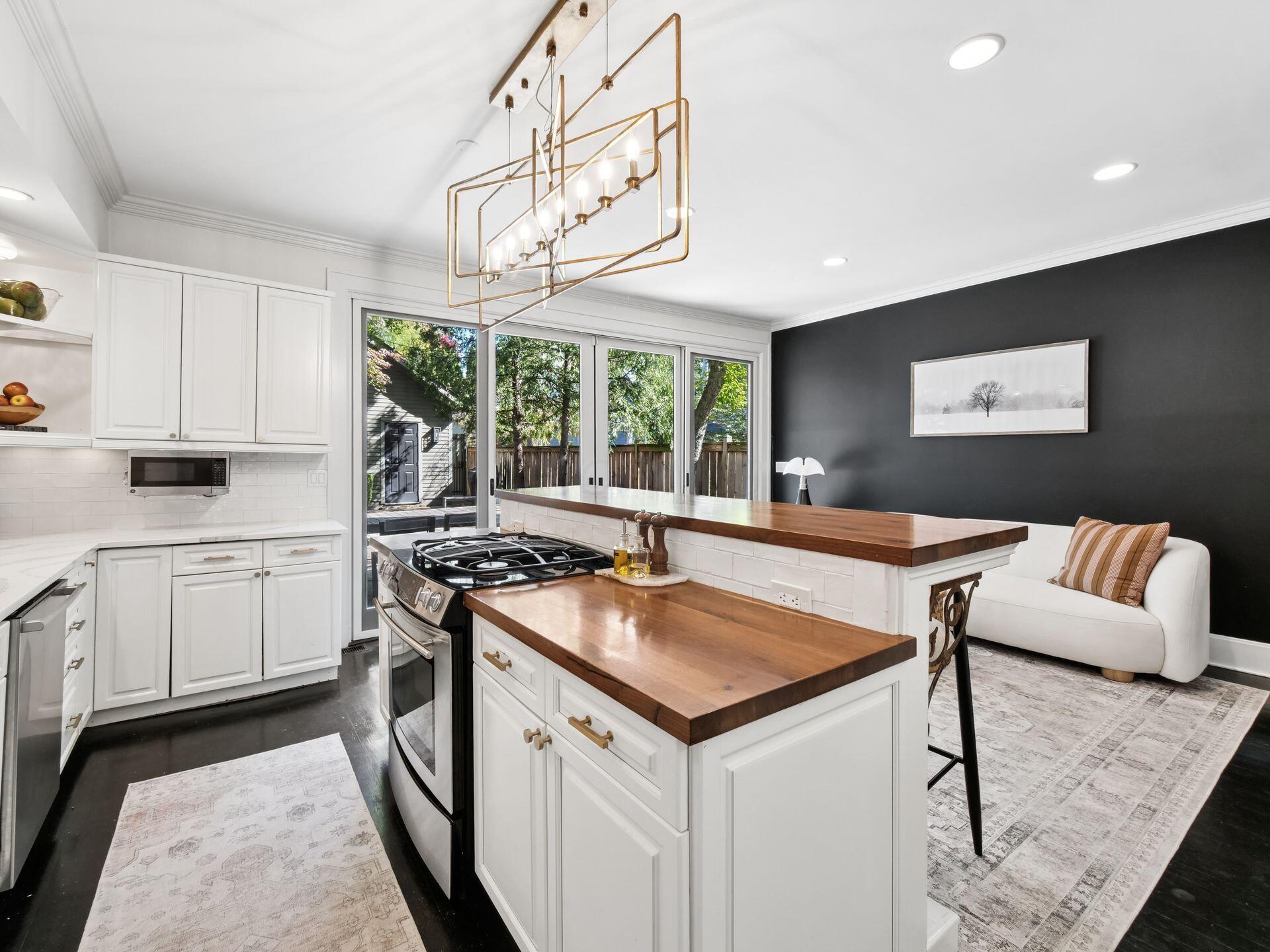 568 S 6th Street