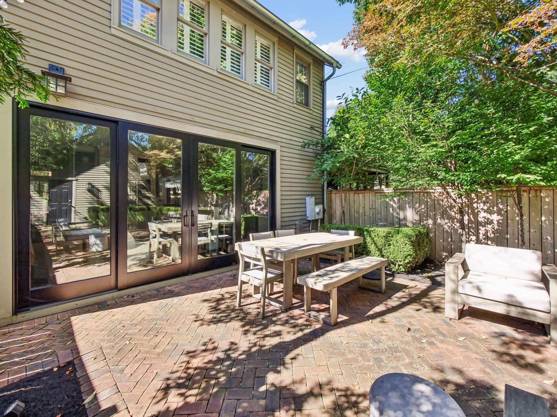 568 S 6th Street