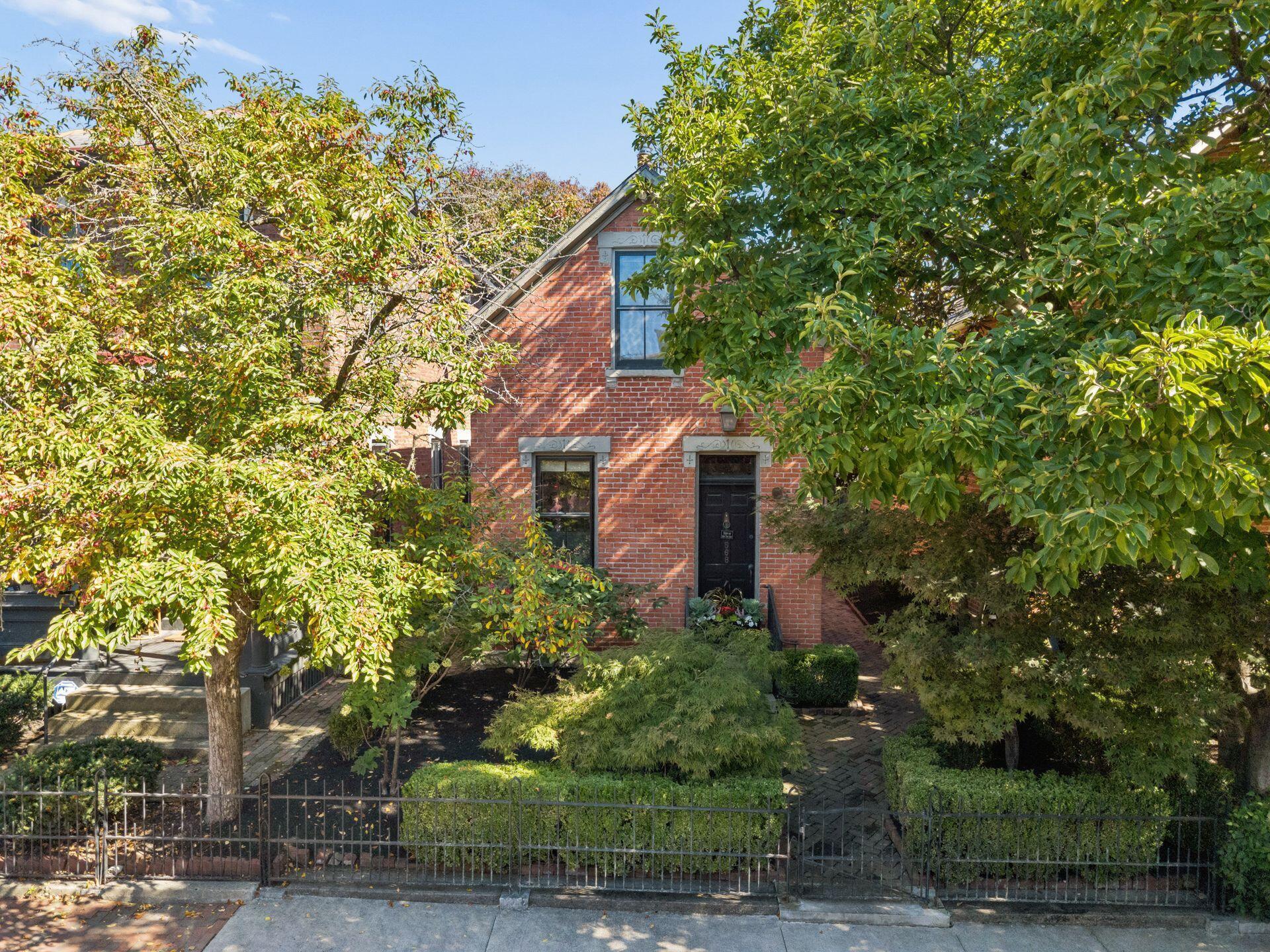 568 S 6th Street