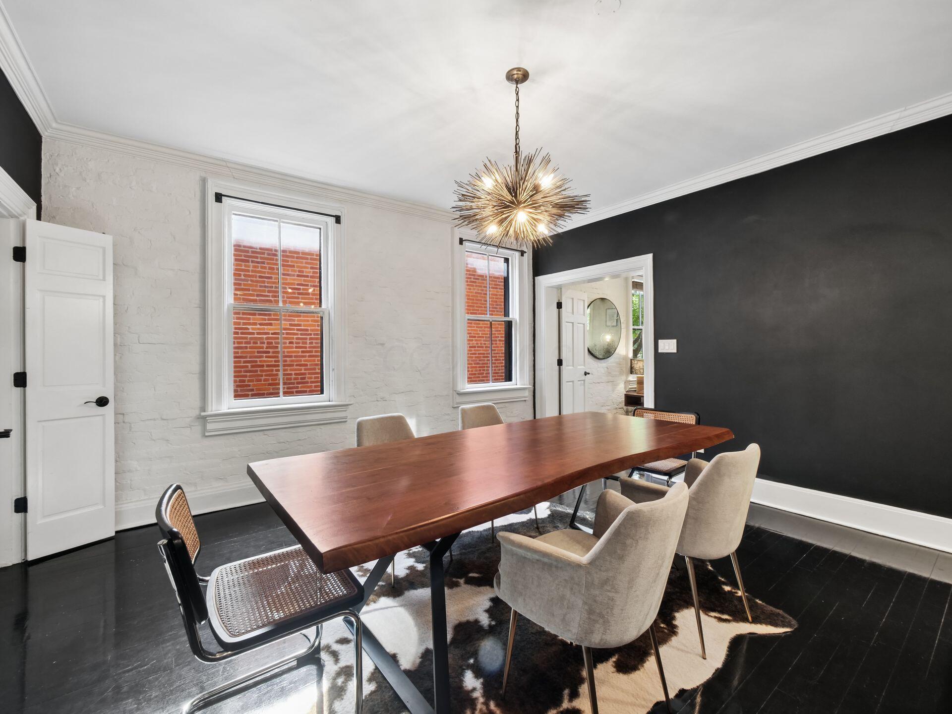 568 S 6th Street