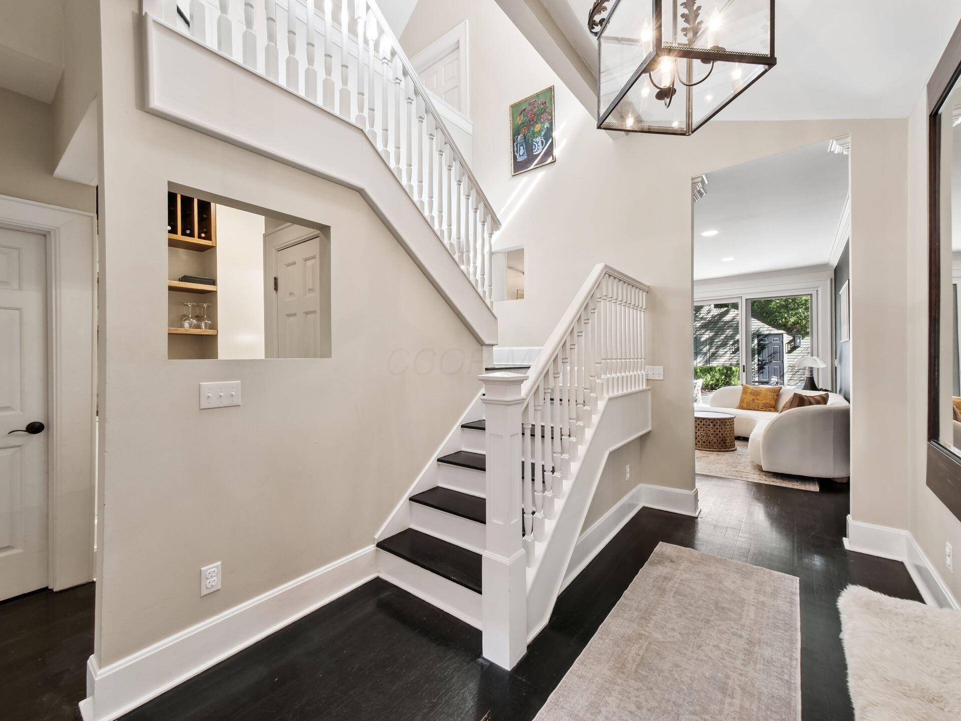 568 S 6th Street